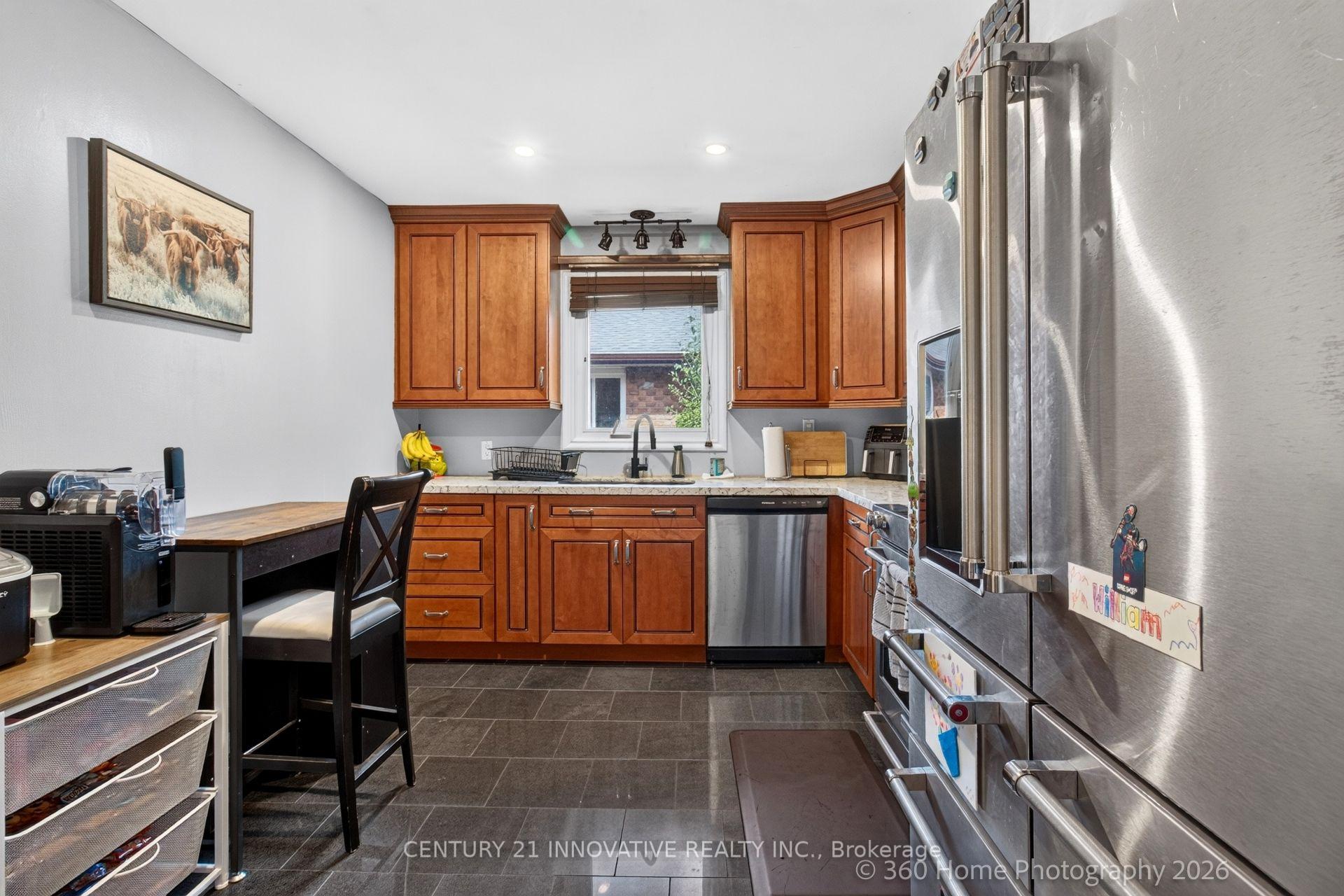 Photo 13 of 888 Southgate Drive, Oshawa, Donevan — HOMEH