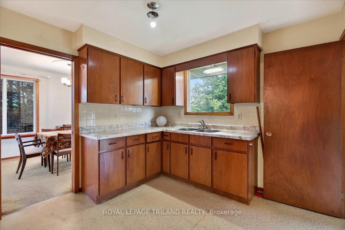 Photo 12 of 6097 Egremont Drive, Middlesex Centre, Rural Middlesex Centre — HOMEH