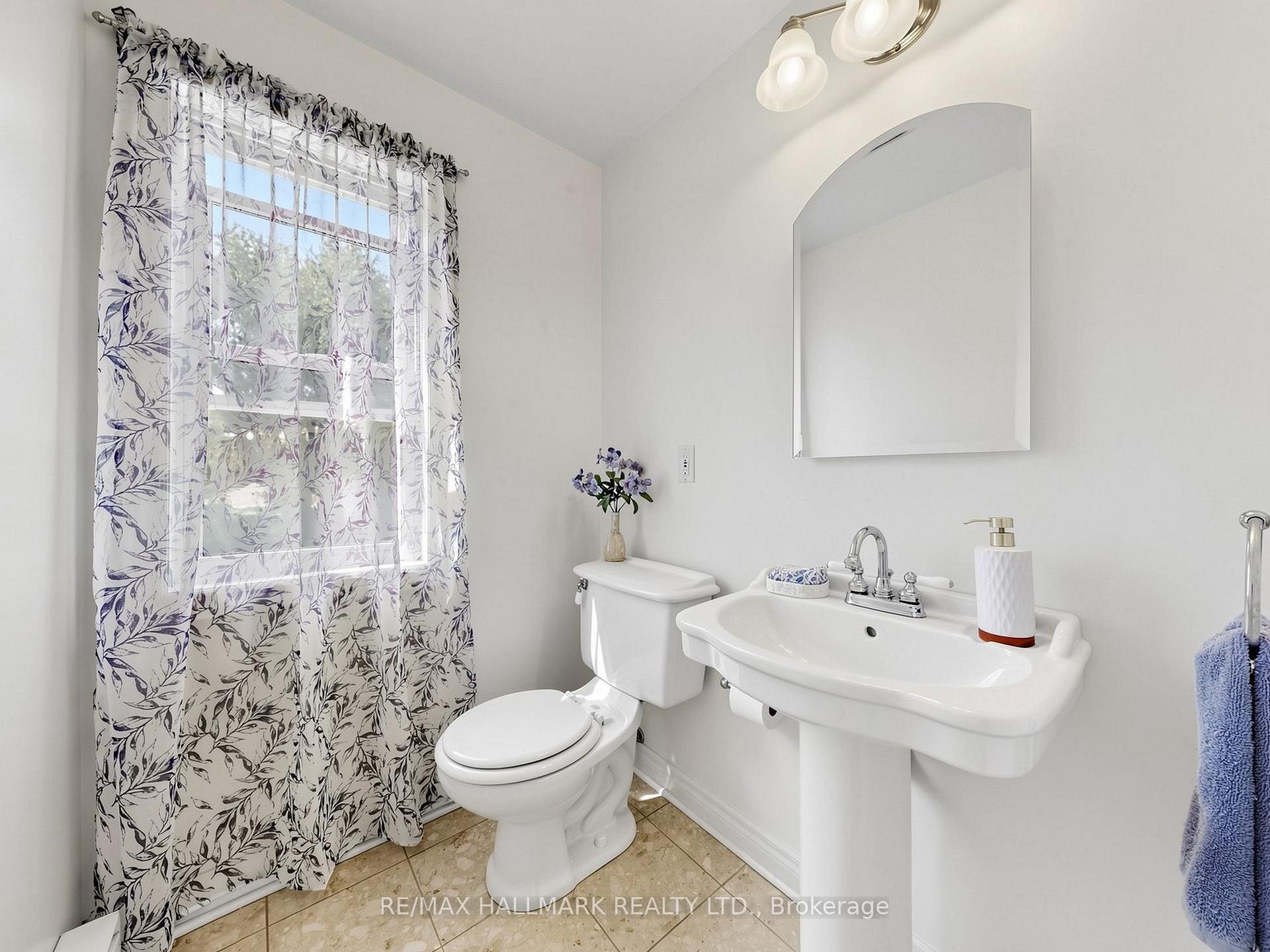 Photo 17 of 20 Elfreda Boulevard, Scarborough, Clairlea-Birchmount — HOMEH