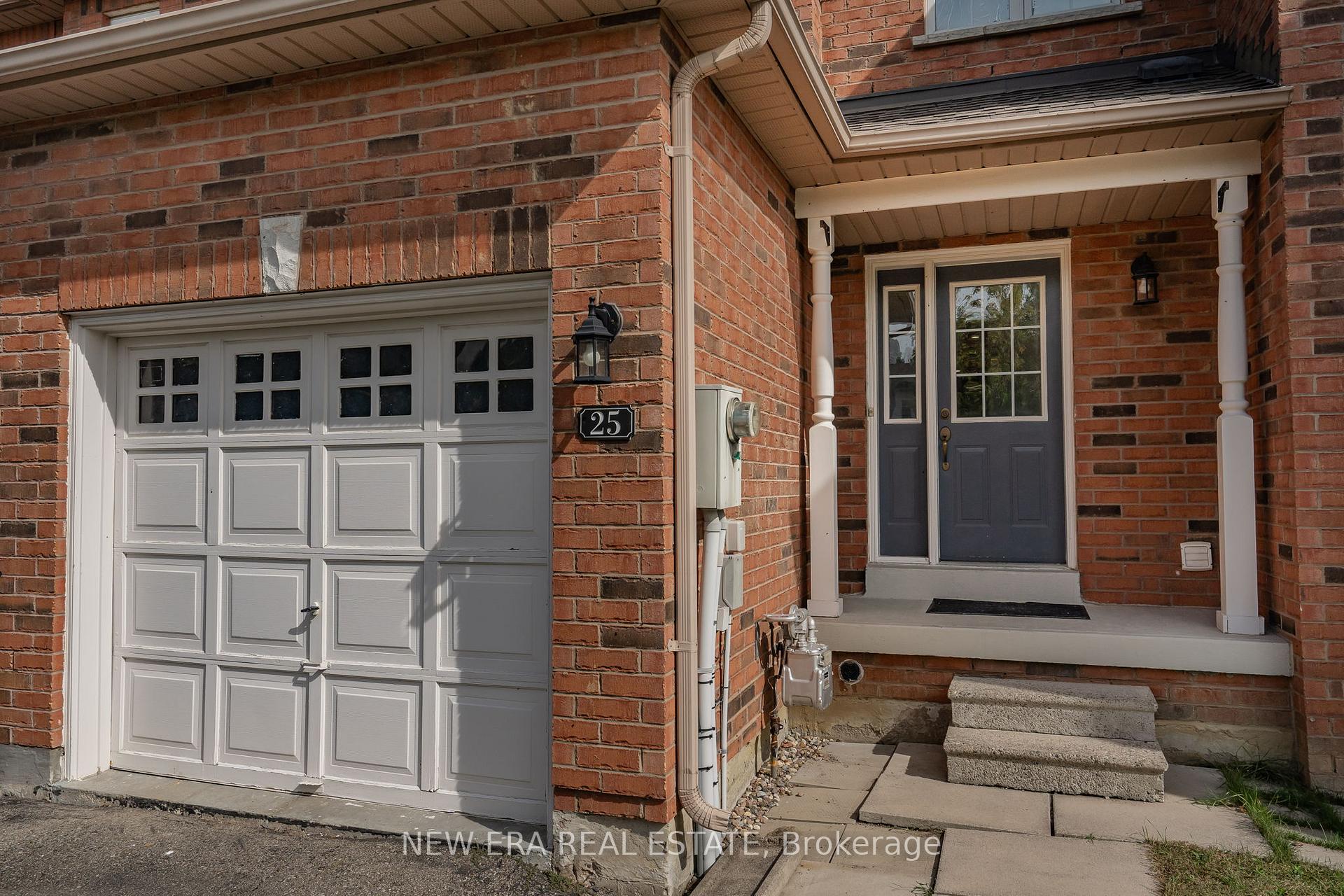 Photo 2 of 25 Berkindale Court, Brampton, Fletcher's Creek South — HOMEH