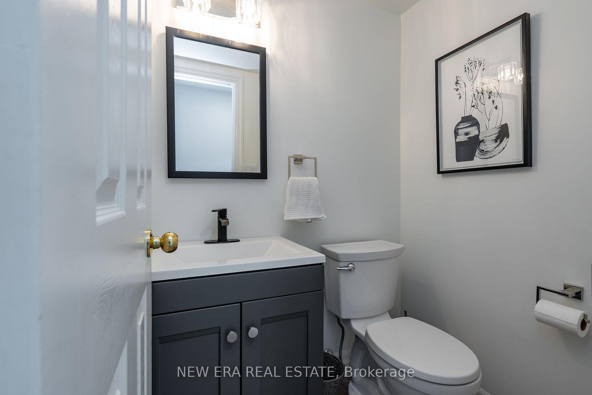 Photo 5 of 25 Berkindale Court, Brampton, Fletcher's Creek South — HOMEH