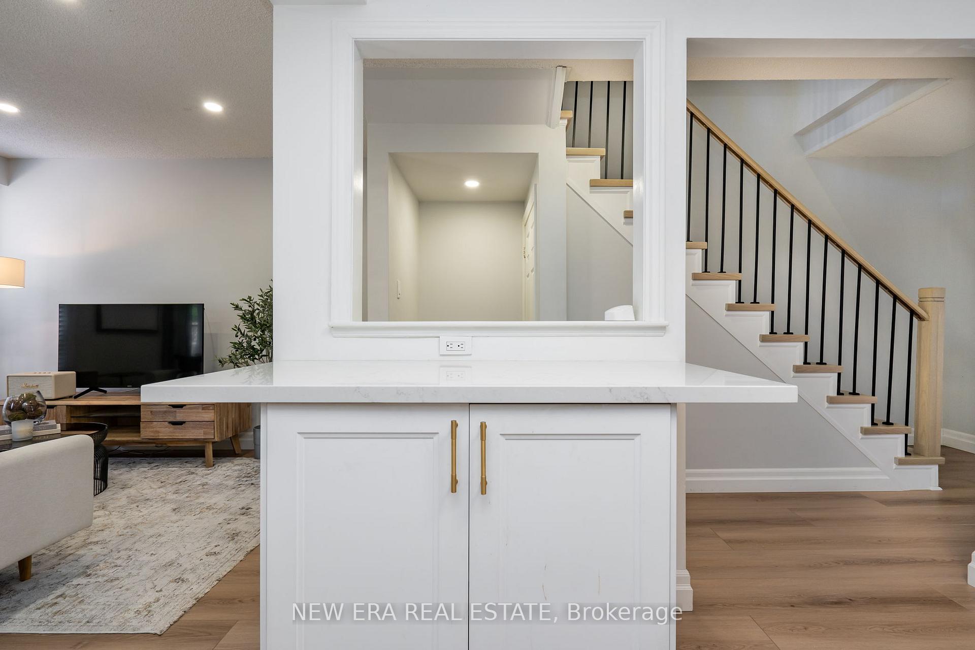 Photo 10 of 25 Berkindale Court, Brampton, Fletcher's Creek South — HOMEH
