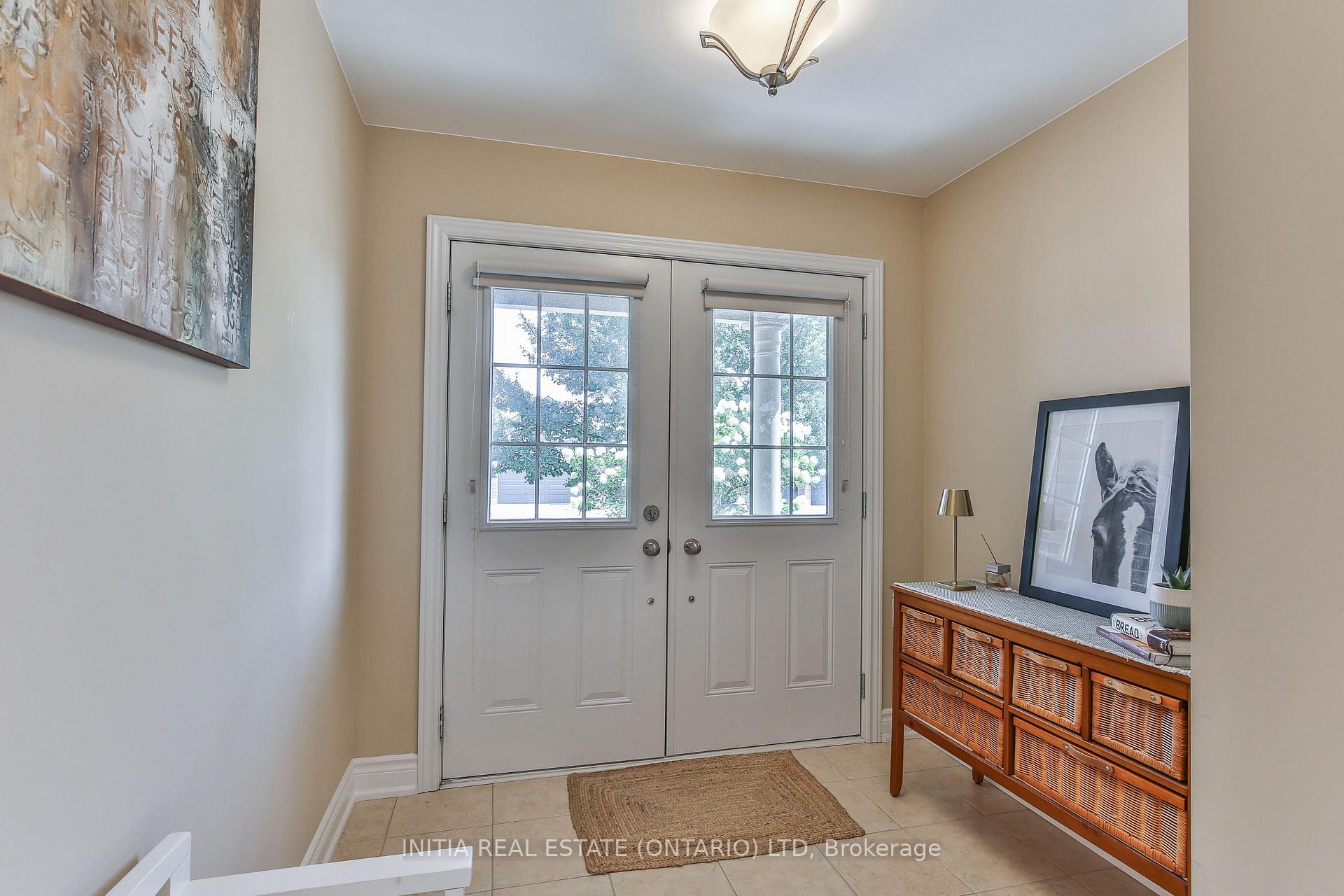 Photo 4 of 3209 Tilbury Lane, London, South V — HOMEH