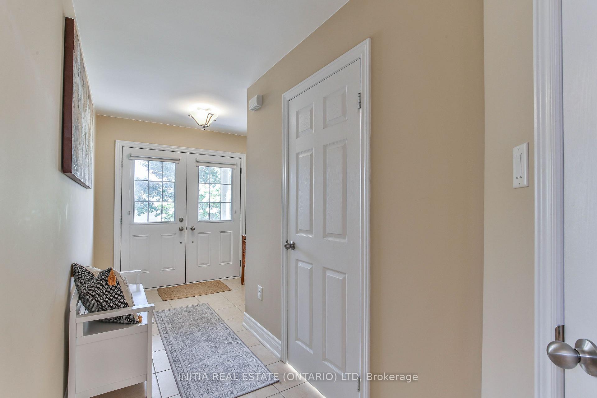Photo 5 of 3209 Tilbury Lane, London, South V — HOMEH