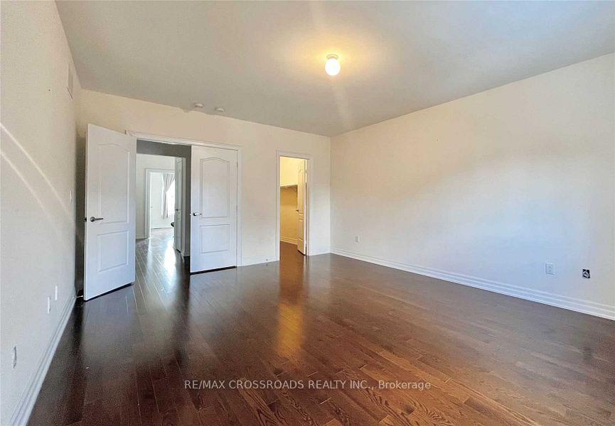 Photo 16 of 71 Hamster Crescent, Aurora, Rural Aurora — HOMEH