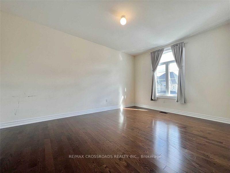 Photo 20 of 71 Hamster Crescent, Aurora, Rural Aurora — HOMEH