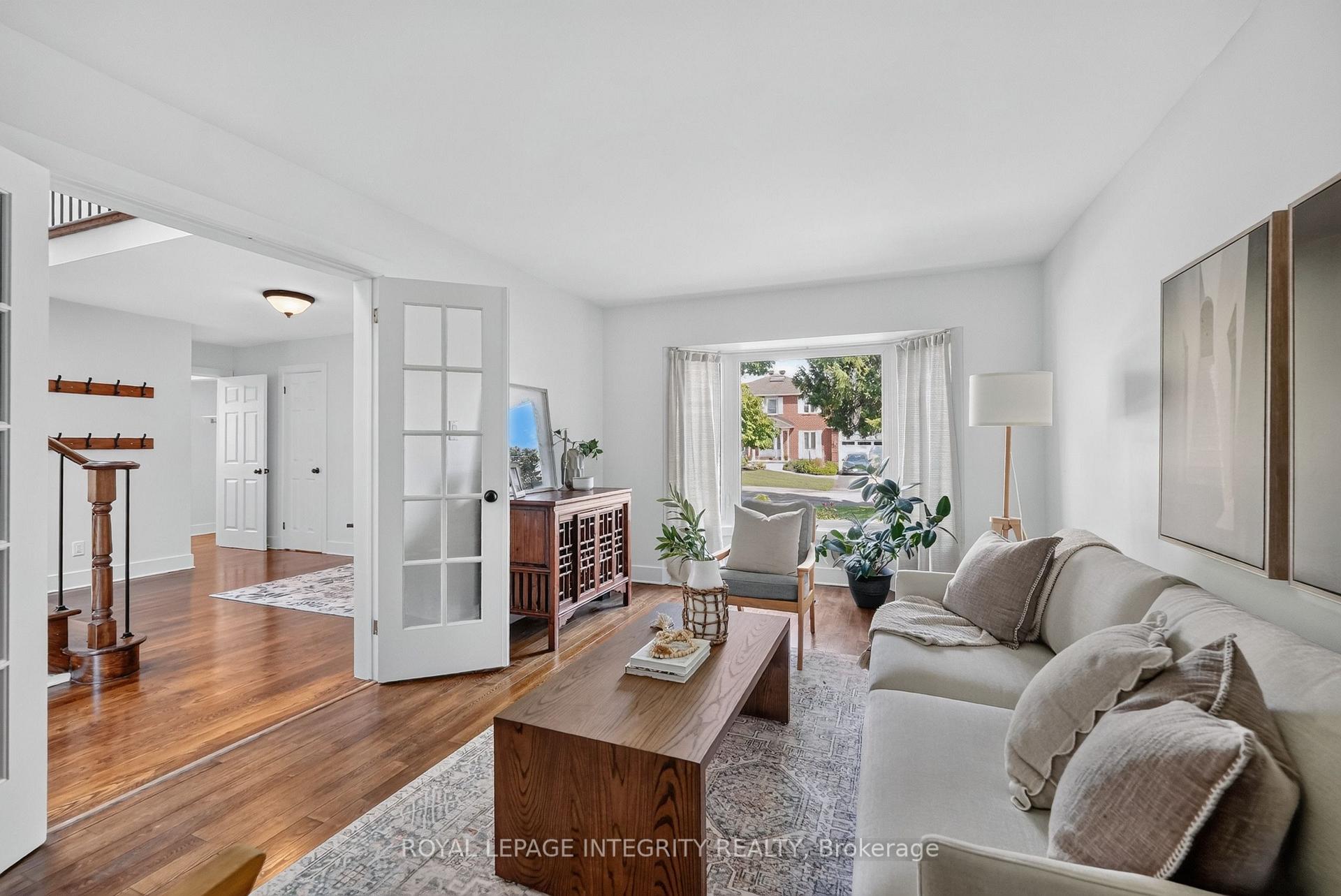 Photo 8 of 1398 Hayes Street, Ottawa, Bilberry Creek/Queenswood Heights — HOMEH