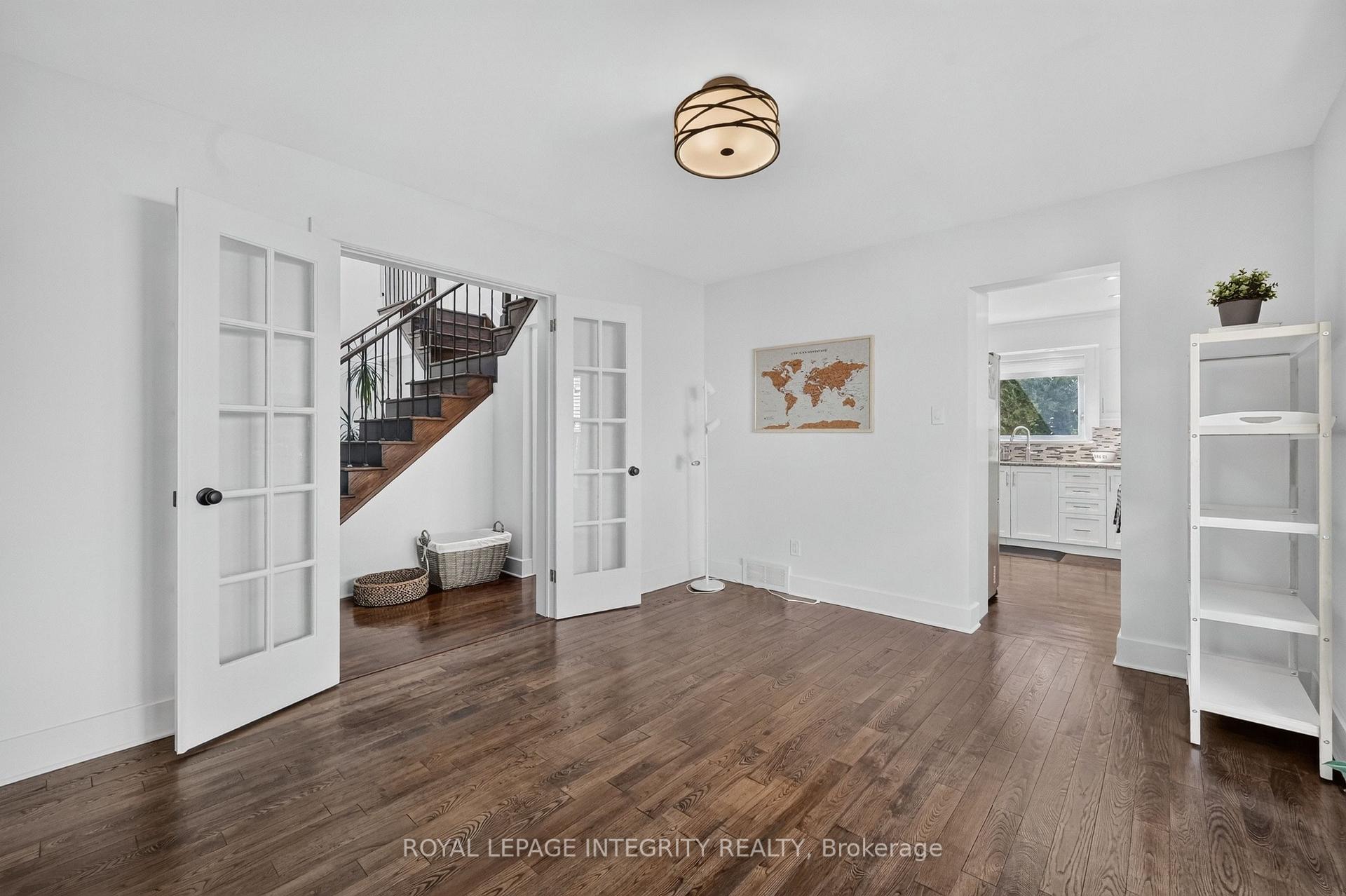 Photo 13 of 1398 Hayes Street, Ottawa, Bilberry Creek/Queenswood Heights — HOMEH