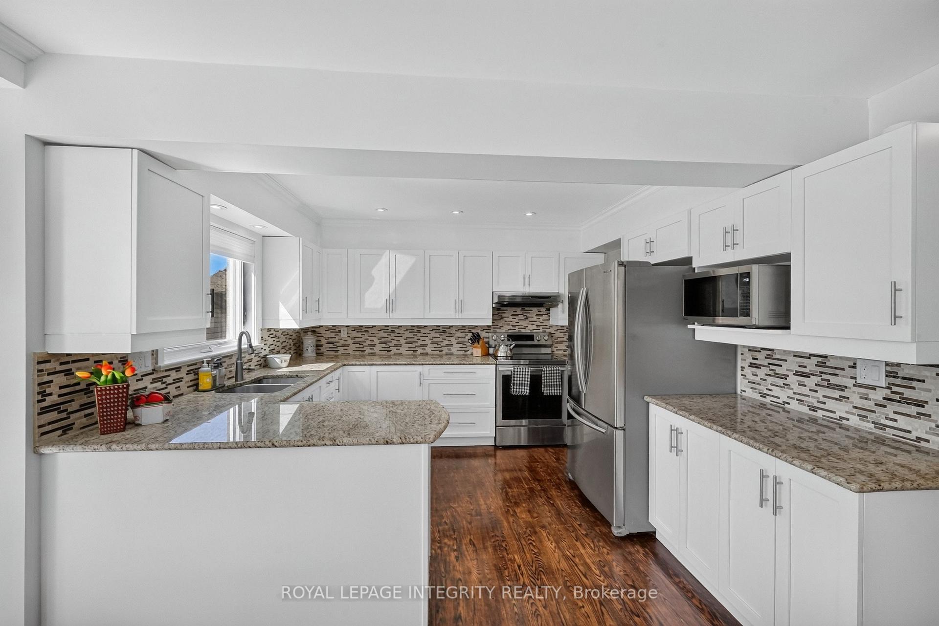Photo 14 of 1398 Hayes Street, Ottawa, Bilberry Creek/Queenswood Heights — HOMEH