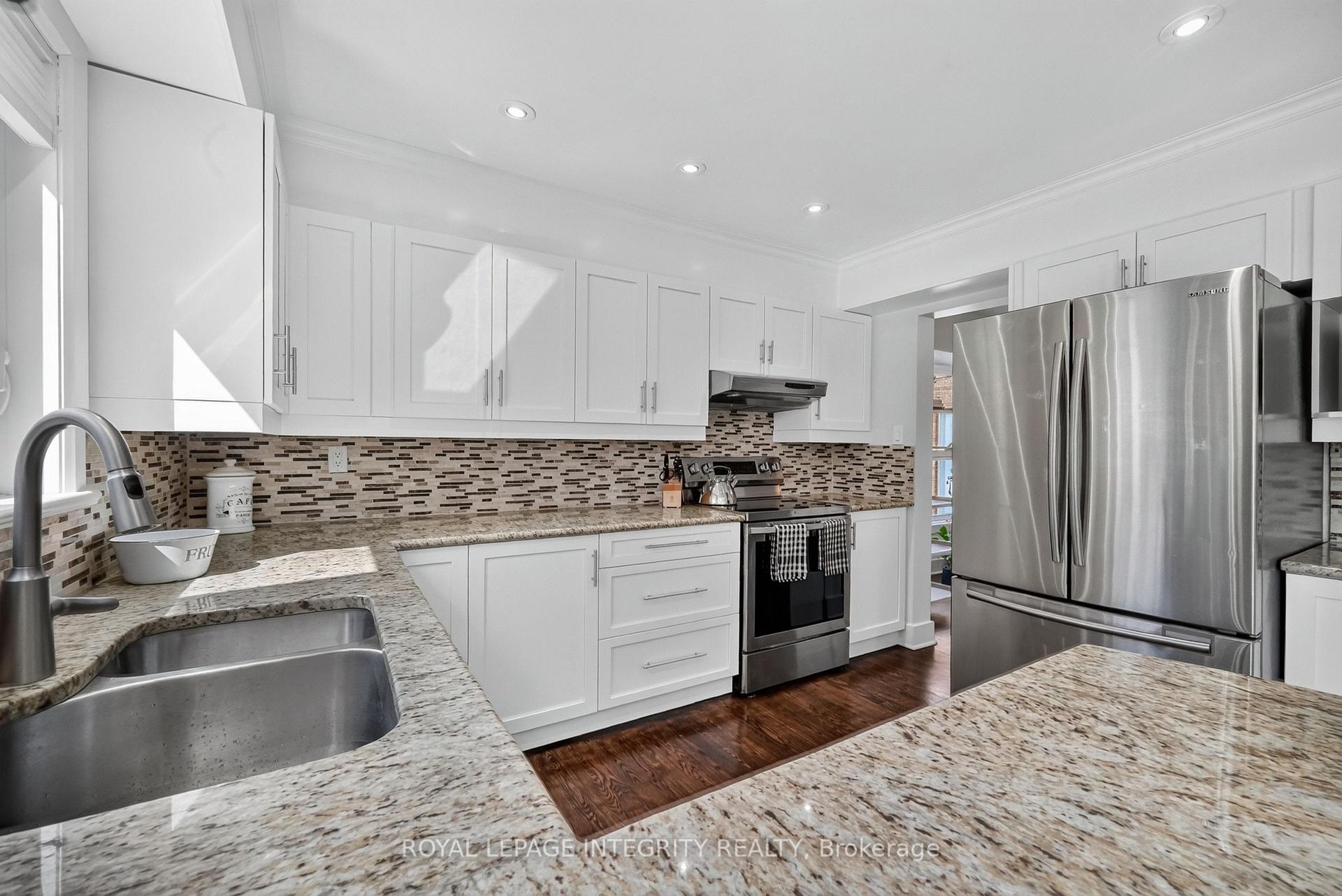 Photo 15 of 1398 Hayes Street, Ottawa, Bilberry Creek/Queenswood Heights — HOMEH
