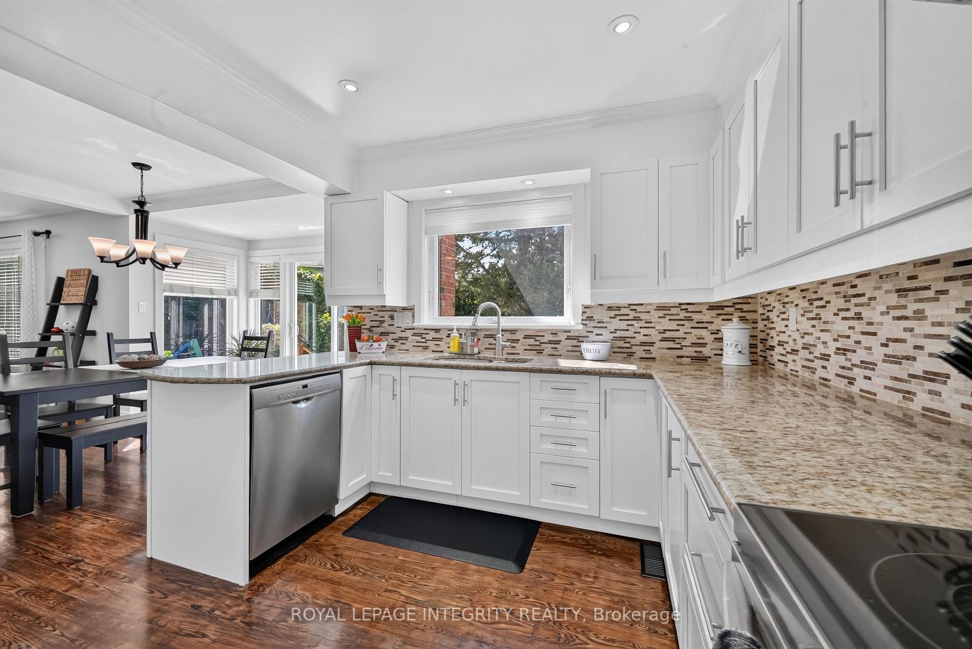 Photo 16 of 1398 Hayes Street, Ottawa, Bilberry Creek/Queenswood Heights — HOMEH