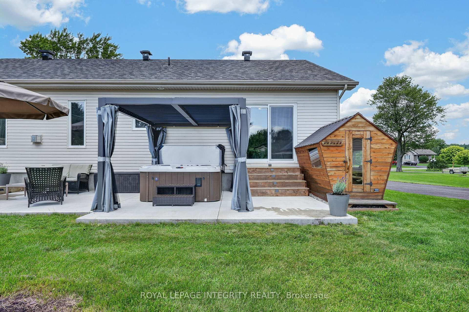 Photo 41 of 1946 Farisita Drive, Ottawa, Vars Village — HOMEH