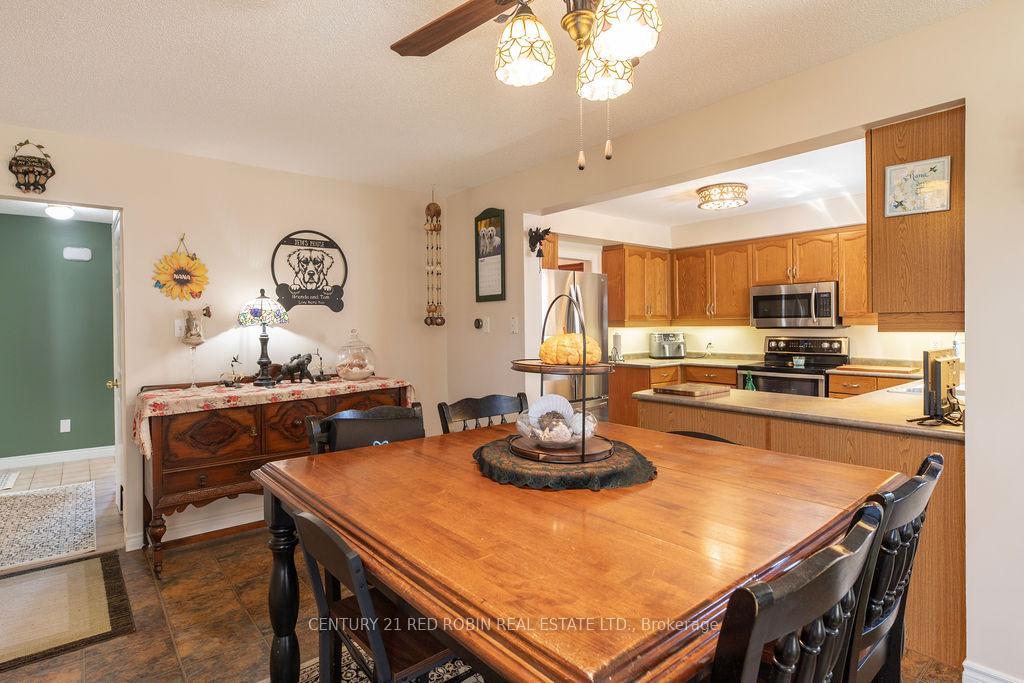 Photo 4 of 232 Thorne Drive, Strathroy-Caradoc, NE — HOMEH