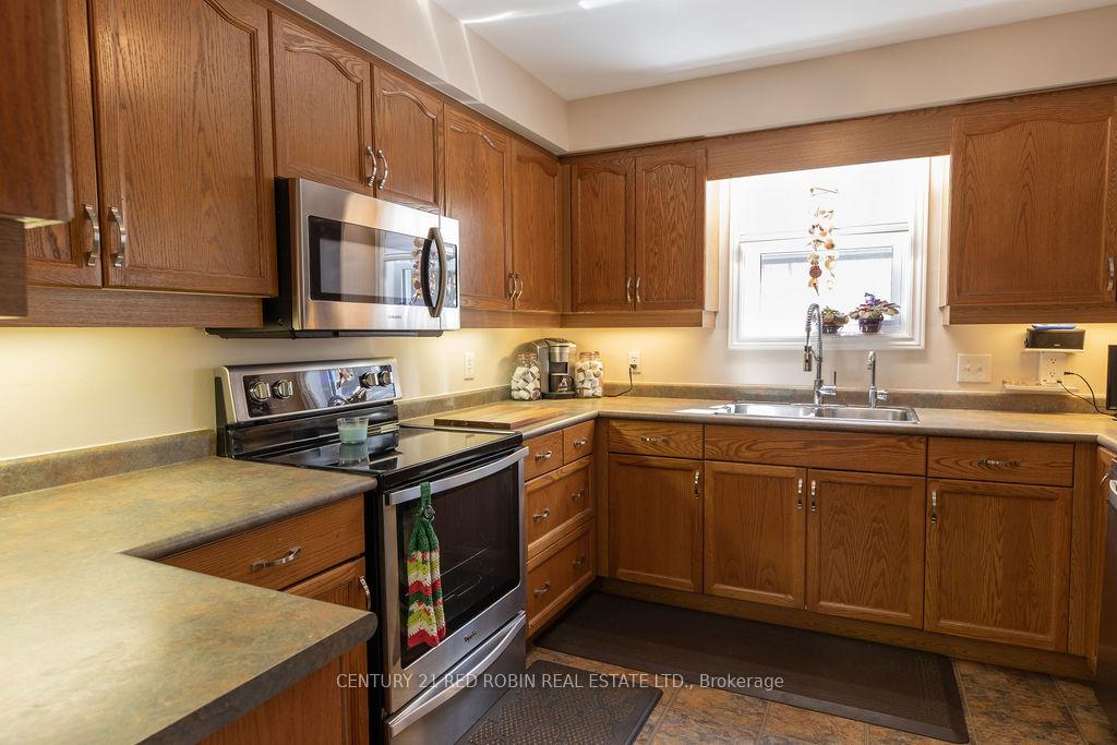 Photo 6 of 232 Thorne Drive, Strathroy-Caradoc, NE — HOMEH