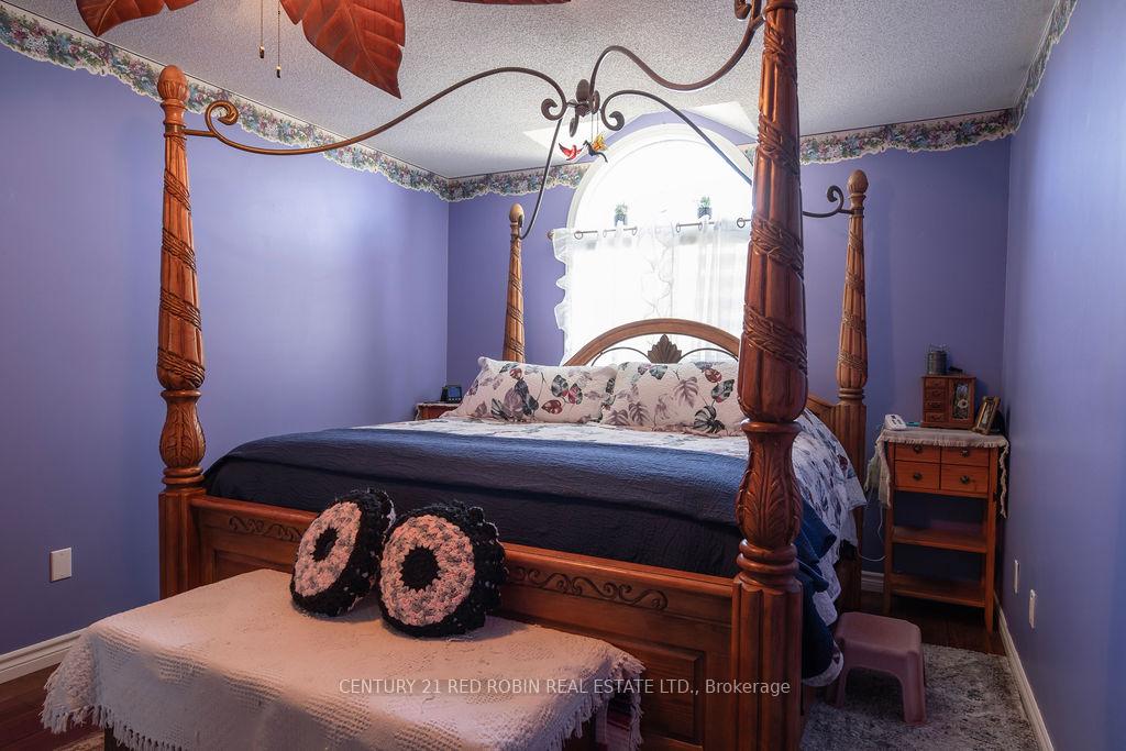 Photo 20 of 232 Thorne Drive, Strathroy-Caradoc, NE — HOMEH