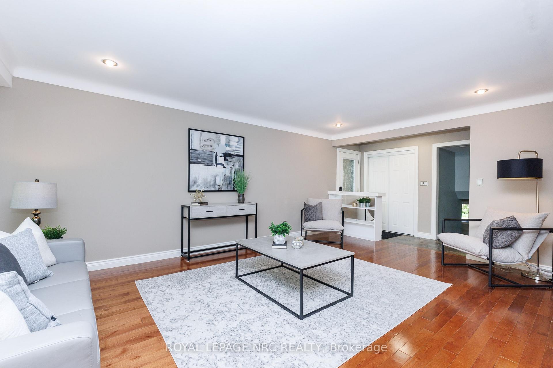 Photo 9 of 15 Black Friars Road, St. Catharines, Lakeshore — HOMEH