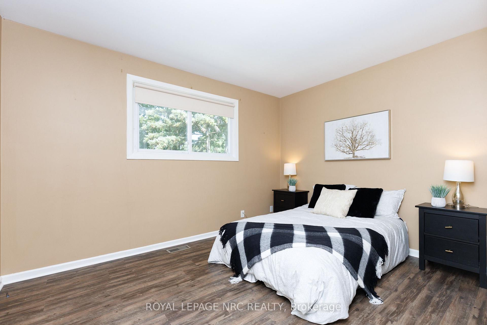 Photo 19 of 15 Black Friars Road, St. Catharines, Lakeshore — HOMEH