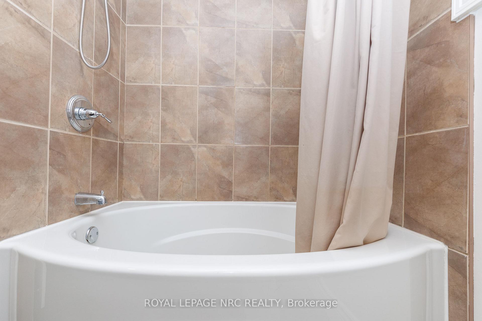 Photo 21 of 15 Black Friars Road, St. Catharines, Lakeshore — HOMEH