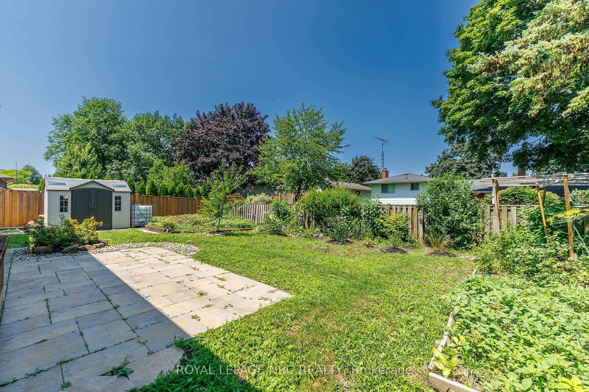 Photo 32 of 15 Black Friars Road, St. Catharines, Lakeshore — HOMEH