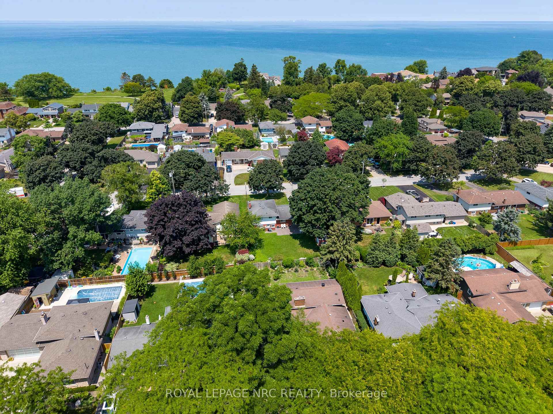 Photo 35 of 15 Black Friars Road, St. Catharines, Lakeshore — HOMEH