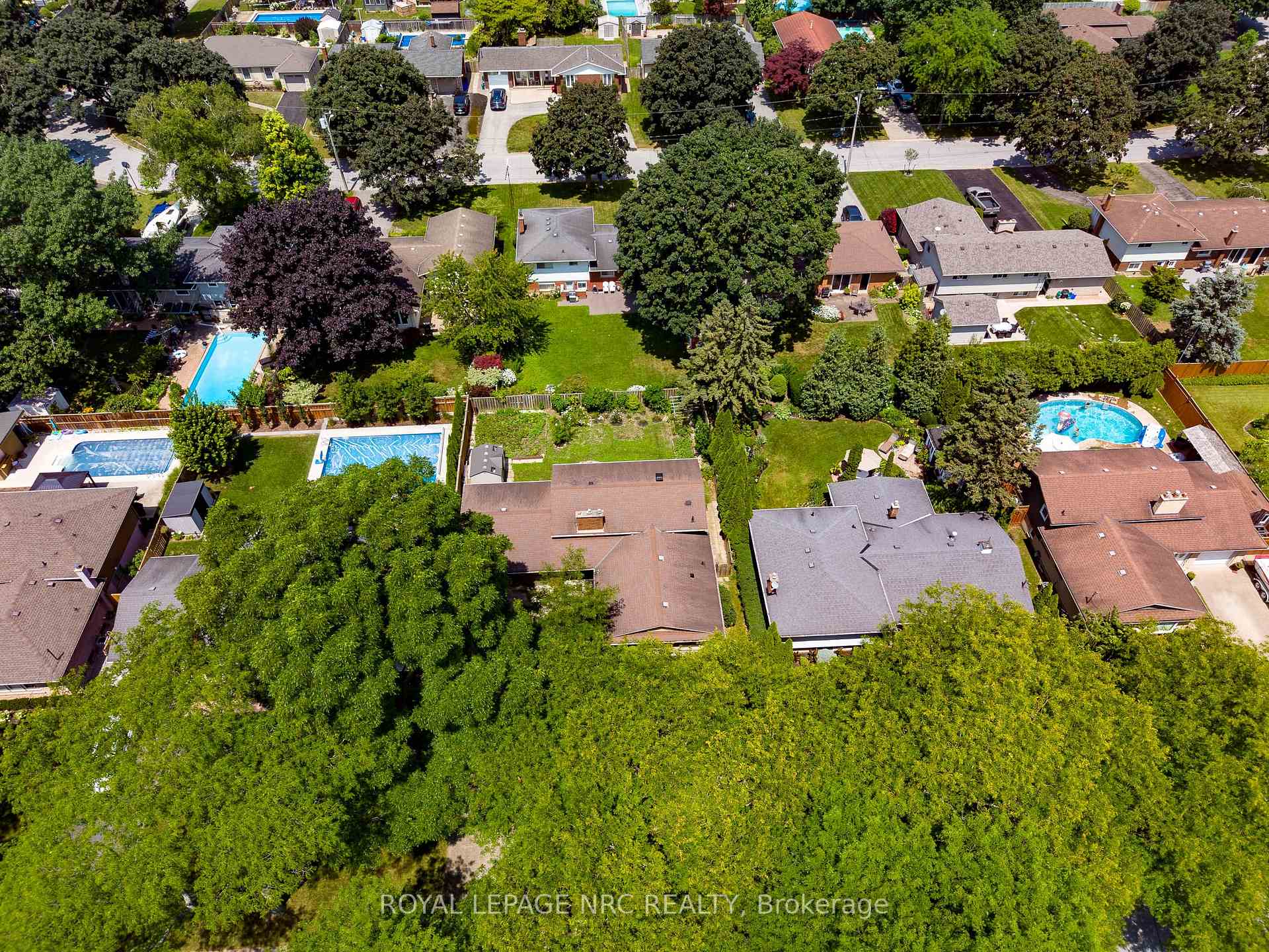 Photo 37 of 15 Black Friars Road, St. Catharines, Lakeshore — HOMEH