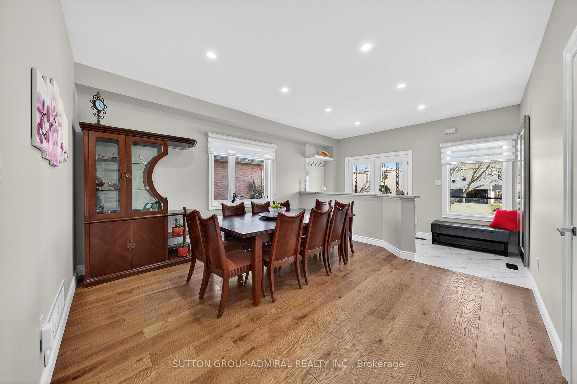 Photo 6 of 62 Prince George Crescent, Barrie, Innis-Shore — HOMEH
