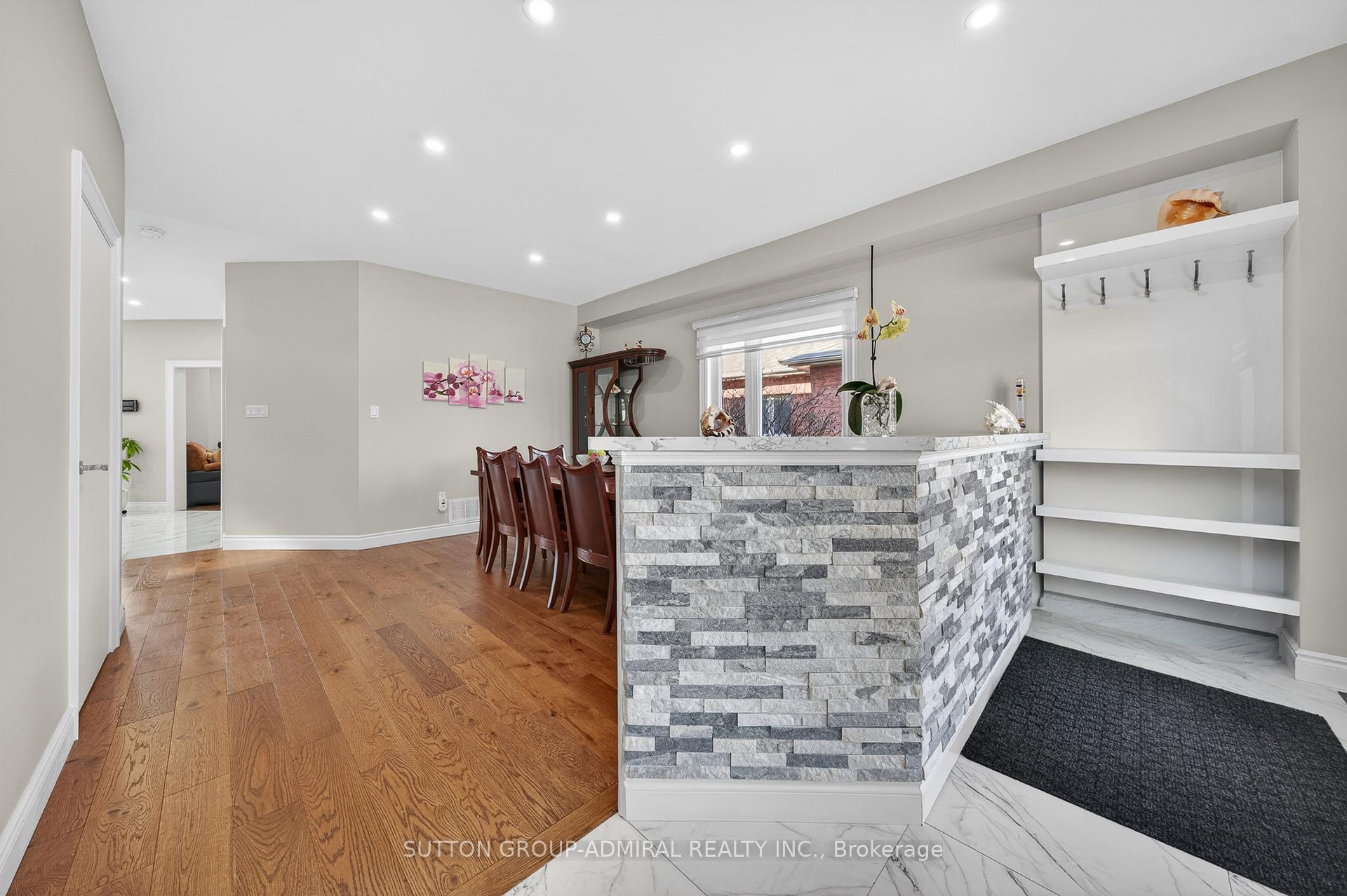 Photo 8 of 62 Prince George Crescent, Barrie, Innis-Shore — HOMEH