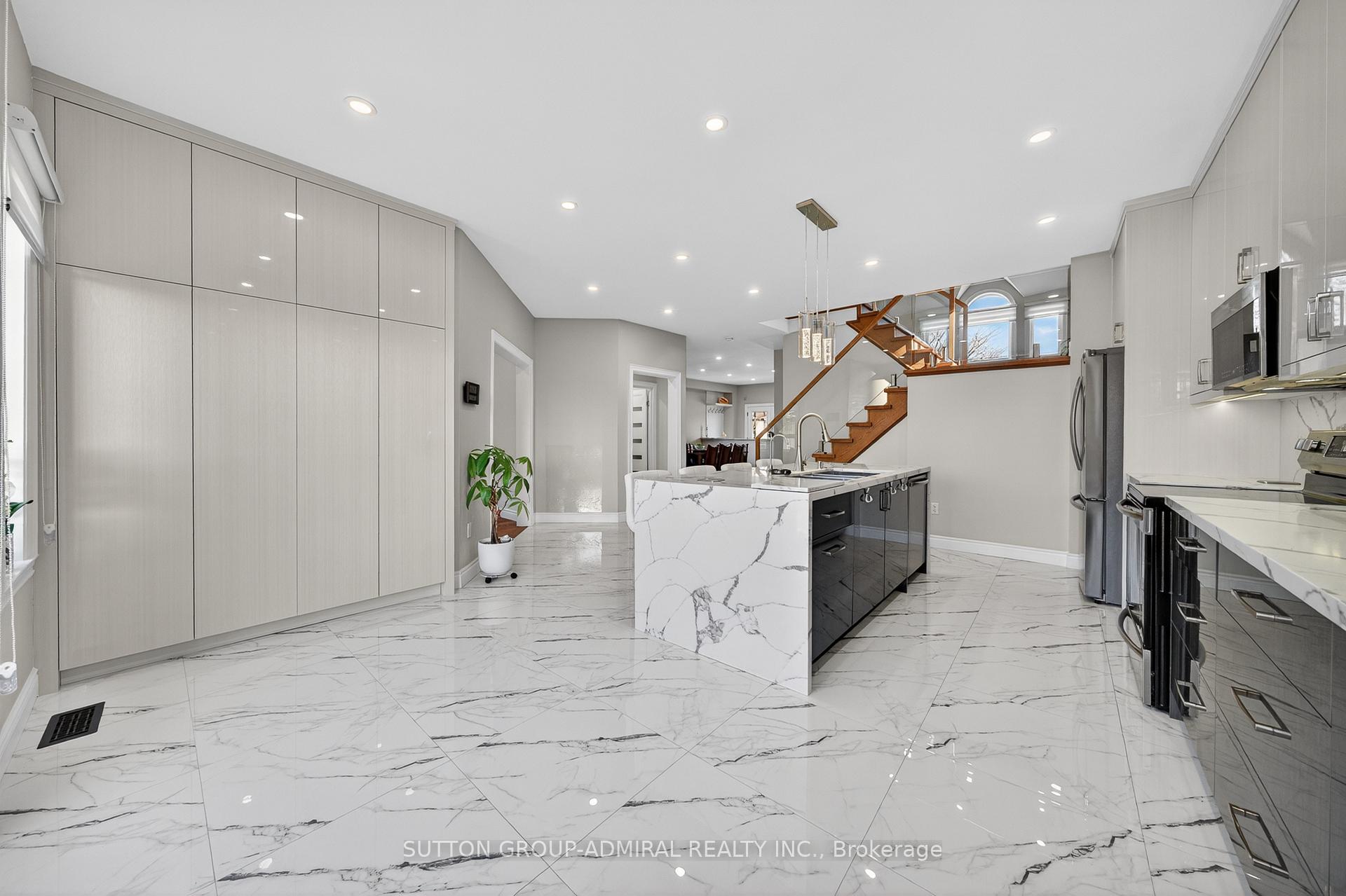 Photo 14 of 62 Prince George Crescent, Barrie, Innis-Shore — HOMEH