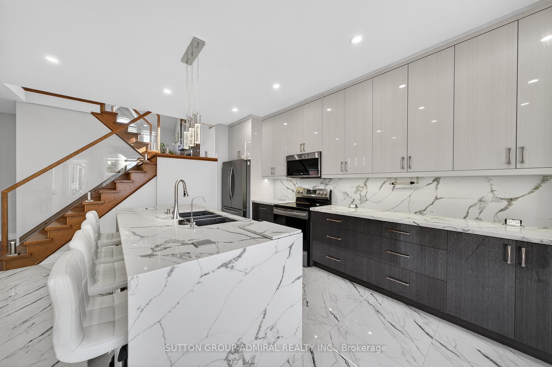 Photo 15 of 62 Prince George Crescent, Barrie, Innis-Shore — HOMEH