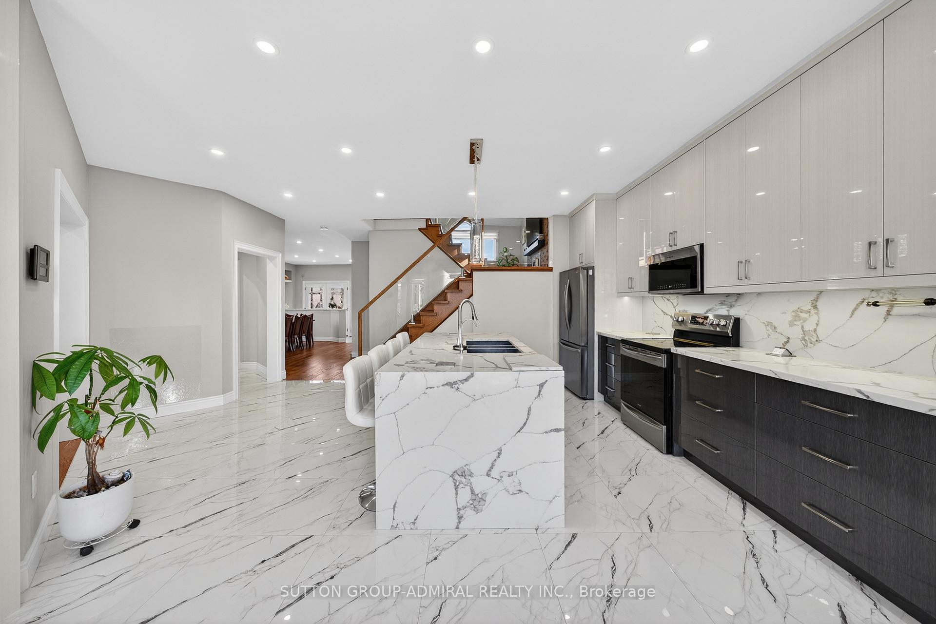Photo 16 of 62 Prince George Crescent, Barrie, Innis-Shore — HOMEH