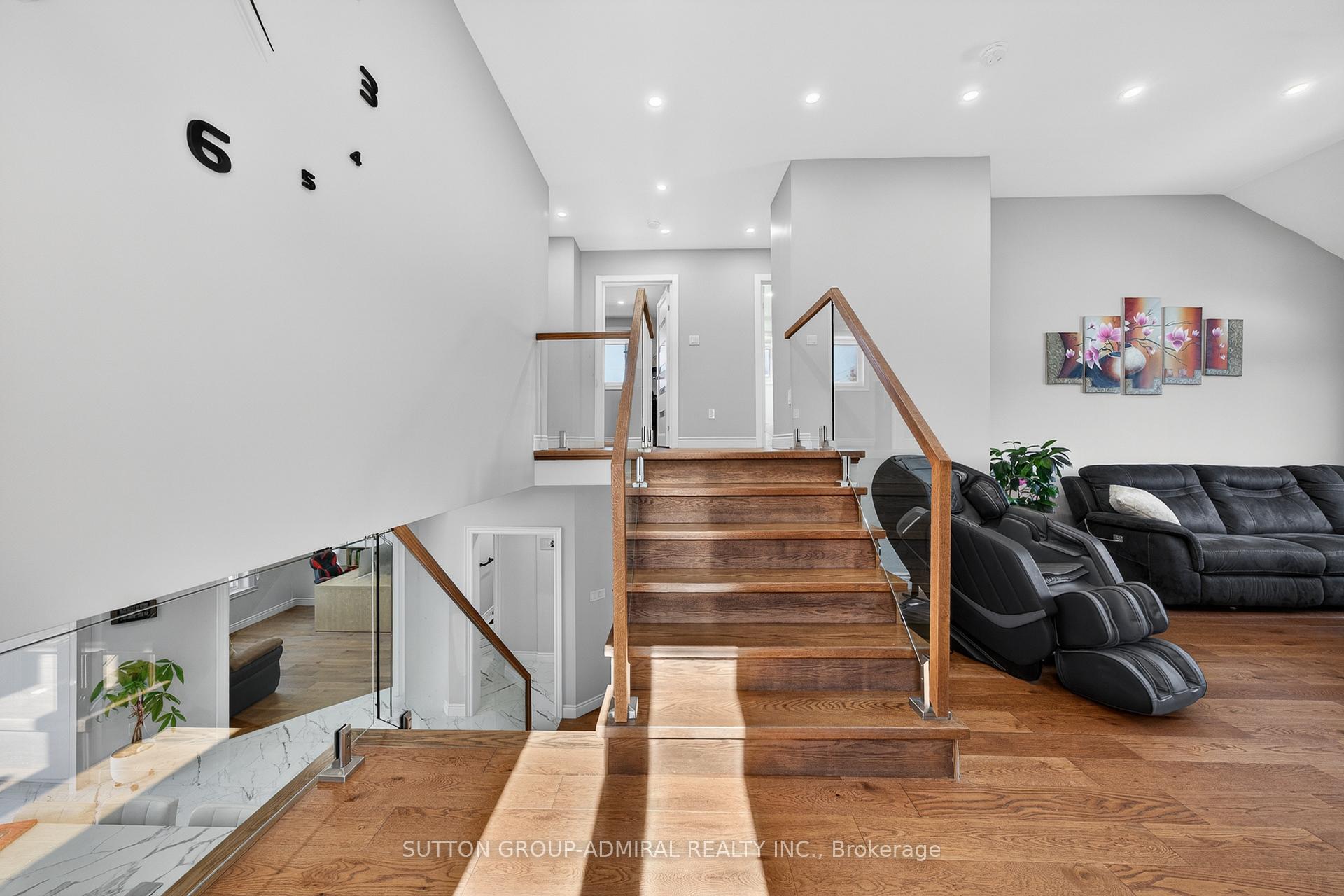 Photo 19 of 62 Prince George Crescent, Barrie, Innis-Shore — HOMEH