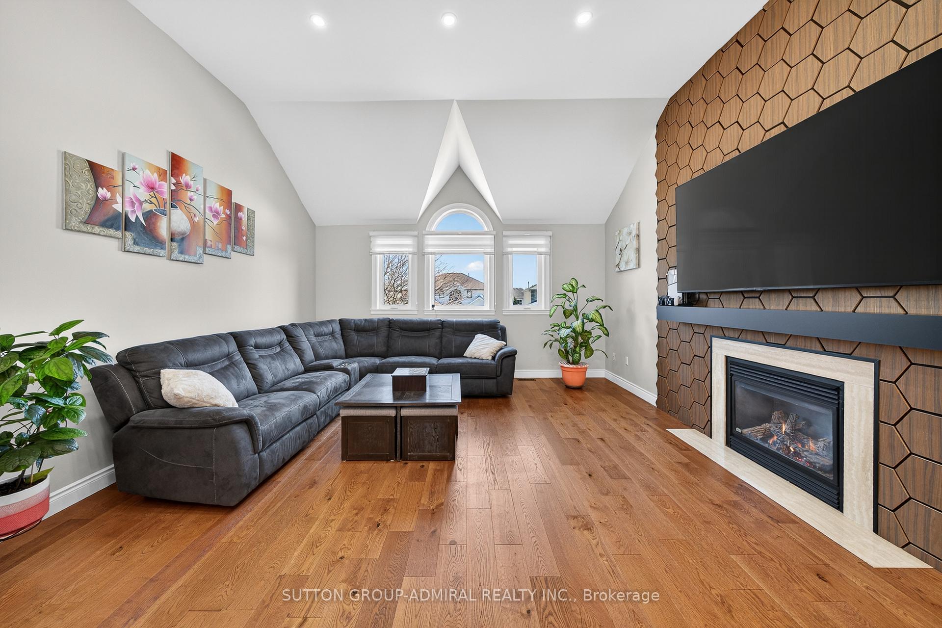 Photo 20 of 62 Prince George Crescent, Barrie, Innis-Shore — HOMEH