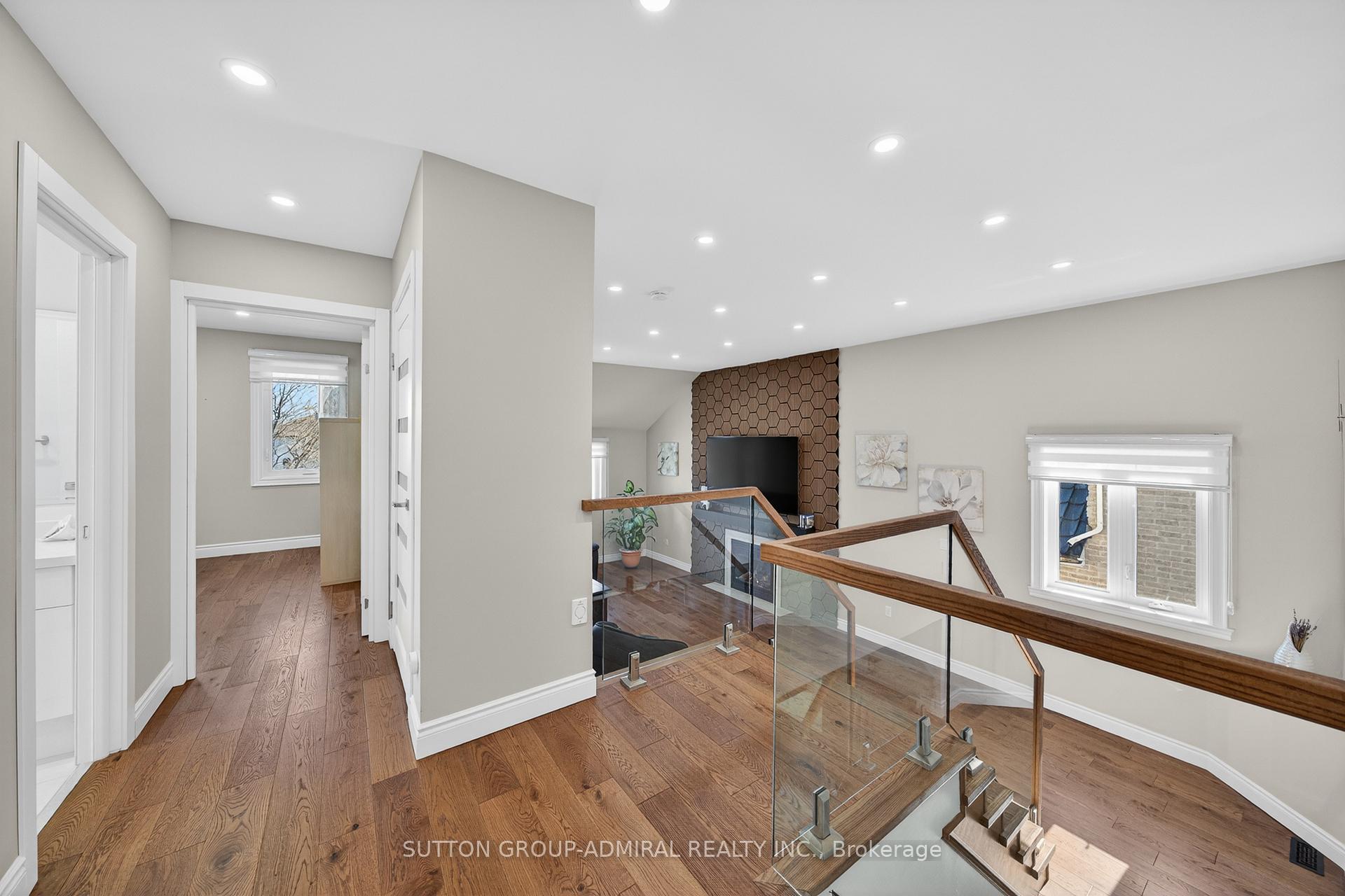 Photo 32 of 62 Prince George Crescent, Barrie, Innis-Shore — HOMEH
