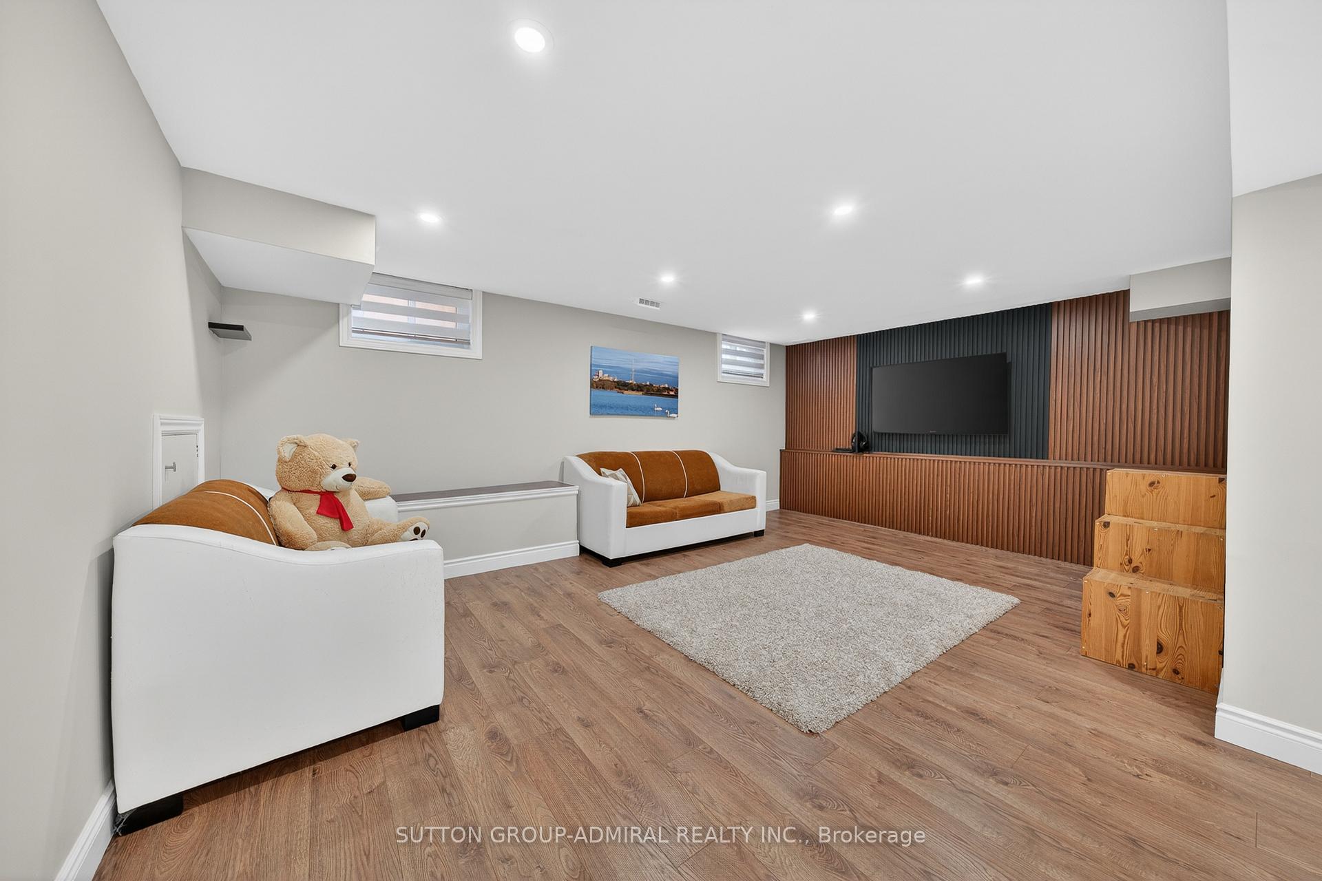 Photo 40 of 62 Prince George Crescent, Barrie, Innis-Shore — HOMEH