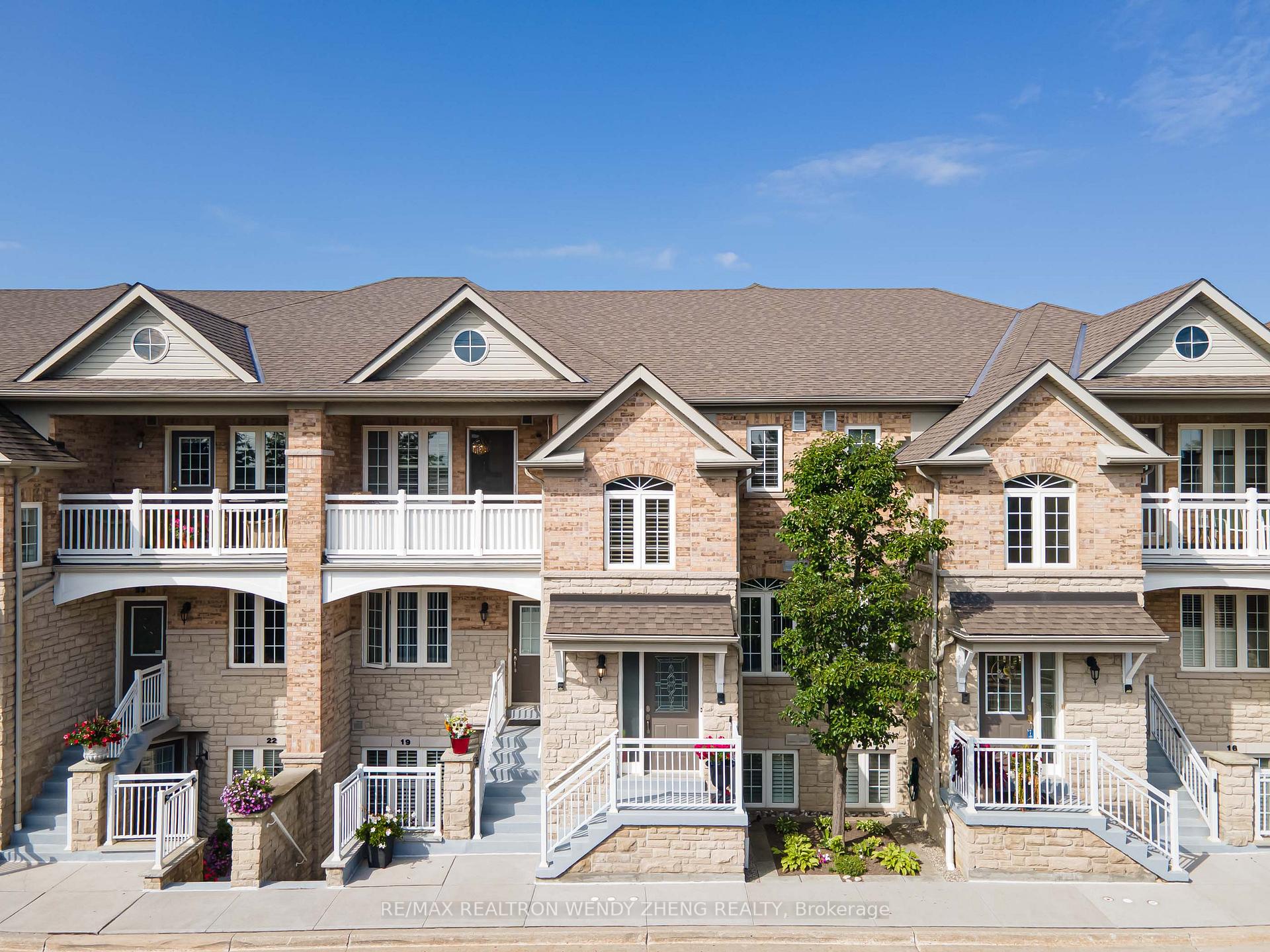 Photo 2 of Unit 21, 520 Silken Laumann Drive, Newmarket, Stonehaven-Wyndham — HOMEH