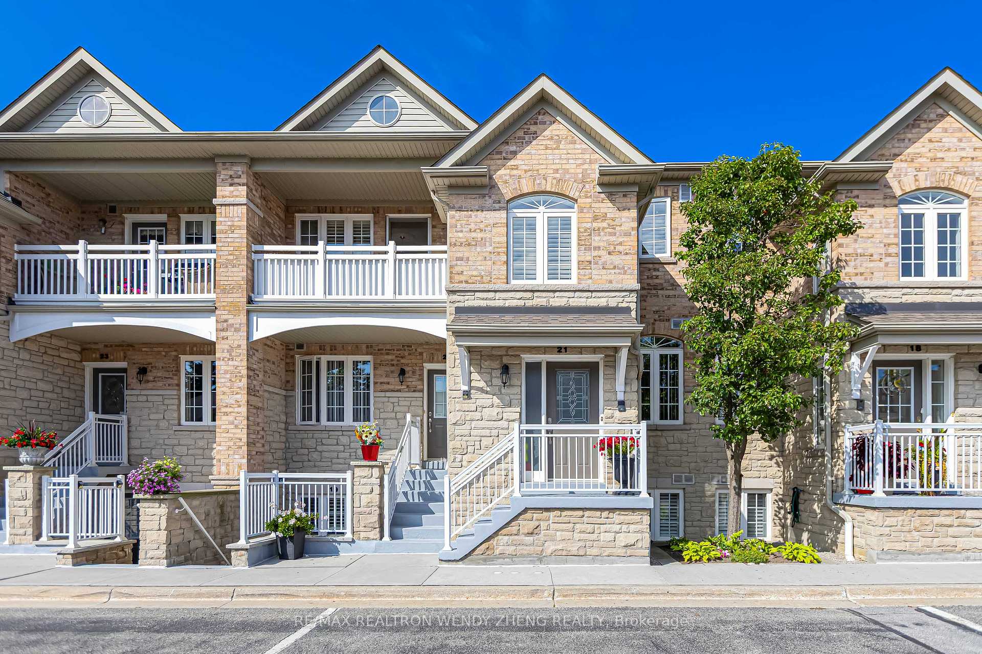 Photo 3 of Unit 21, 520 Silken Laumann Drive, Newmarket, Stonehaven-Wyndham — HOMEH