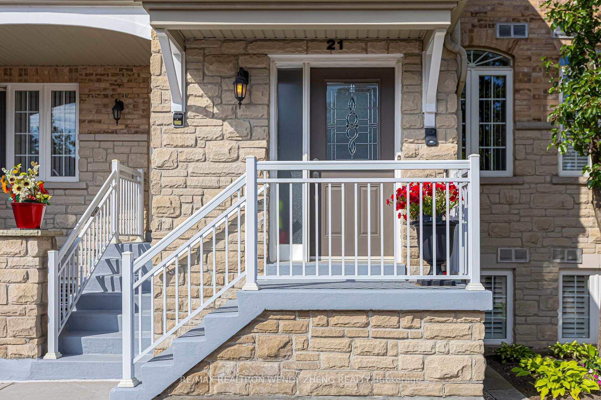Photo 4 of Unit 21, 520 Silken Laumann Drive, Newmarket, Stonehaven-Wyndham — HOMEH