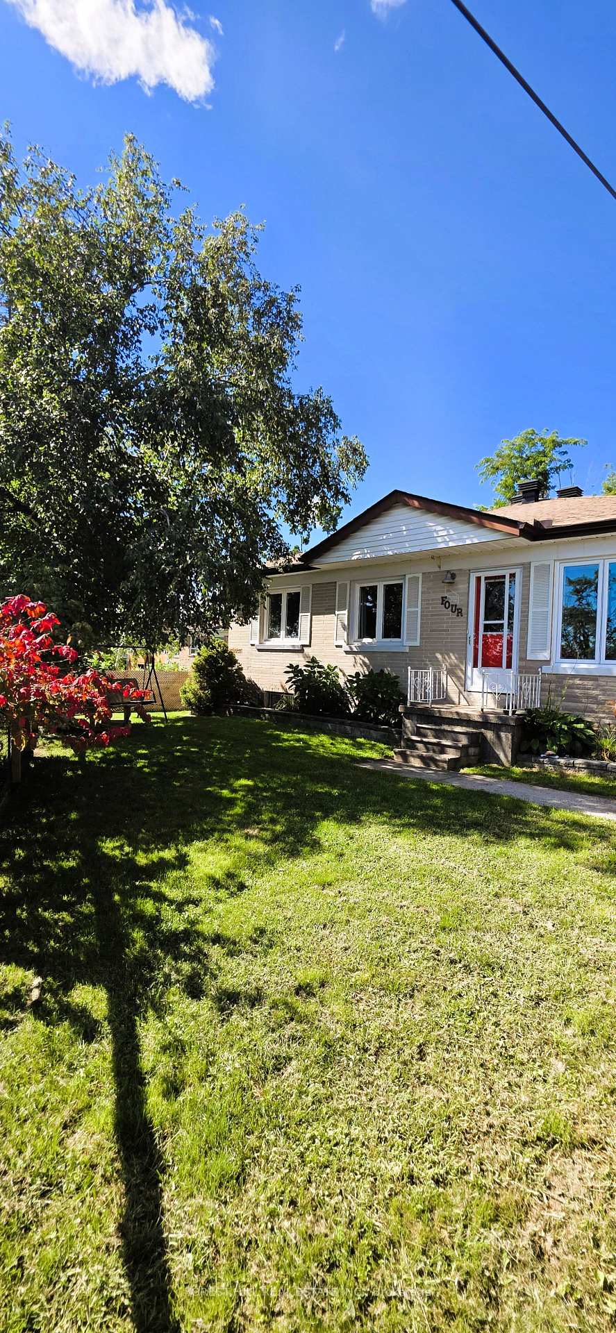 Photo 1 of 4 Karen Crescent, Orillia — HOMEH