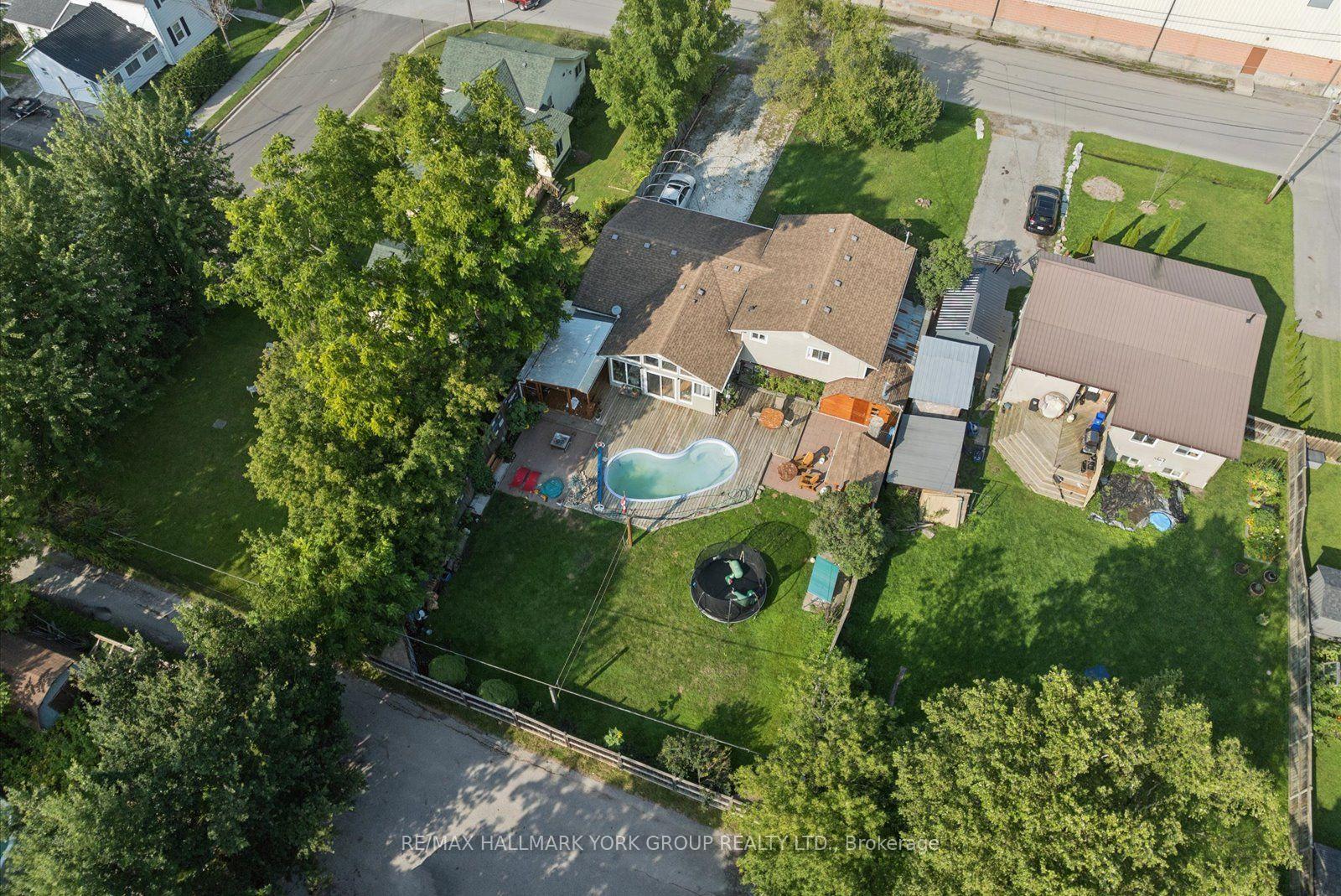 Photo 2 of 54 North Street, Georgina, Sutton & Jackson's Point — HOMEH