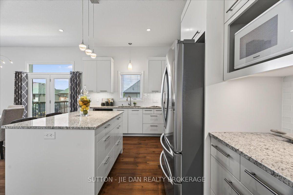 Photo 9 of 2361 Torrey Pines Way, London, North R — HOMEH