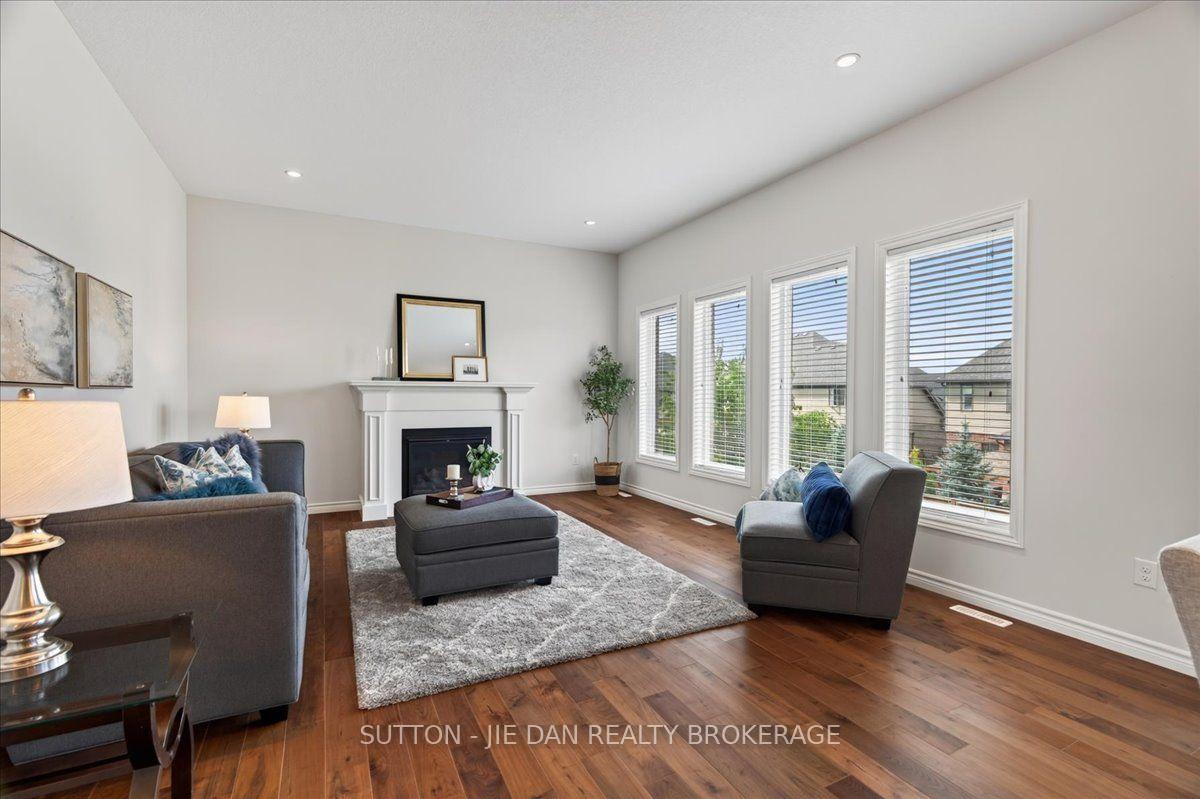 Photo 13 of 2361 Torrey Pines Way, London, North R — HOMEH