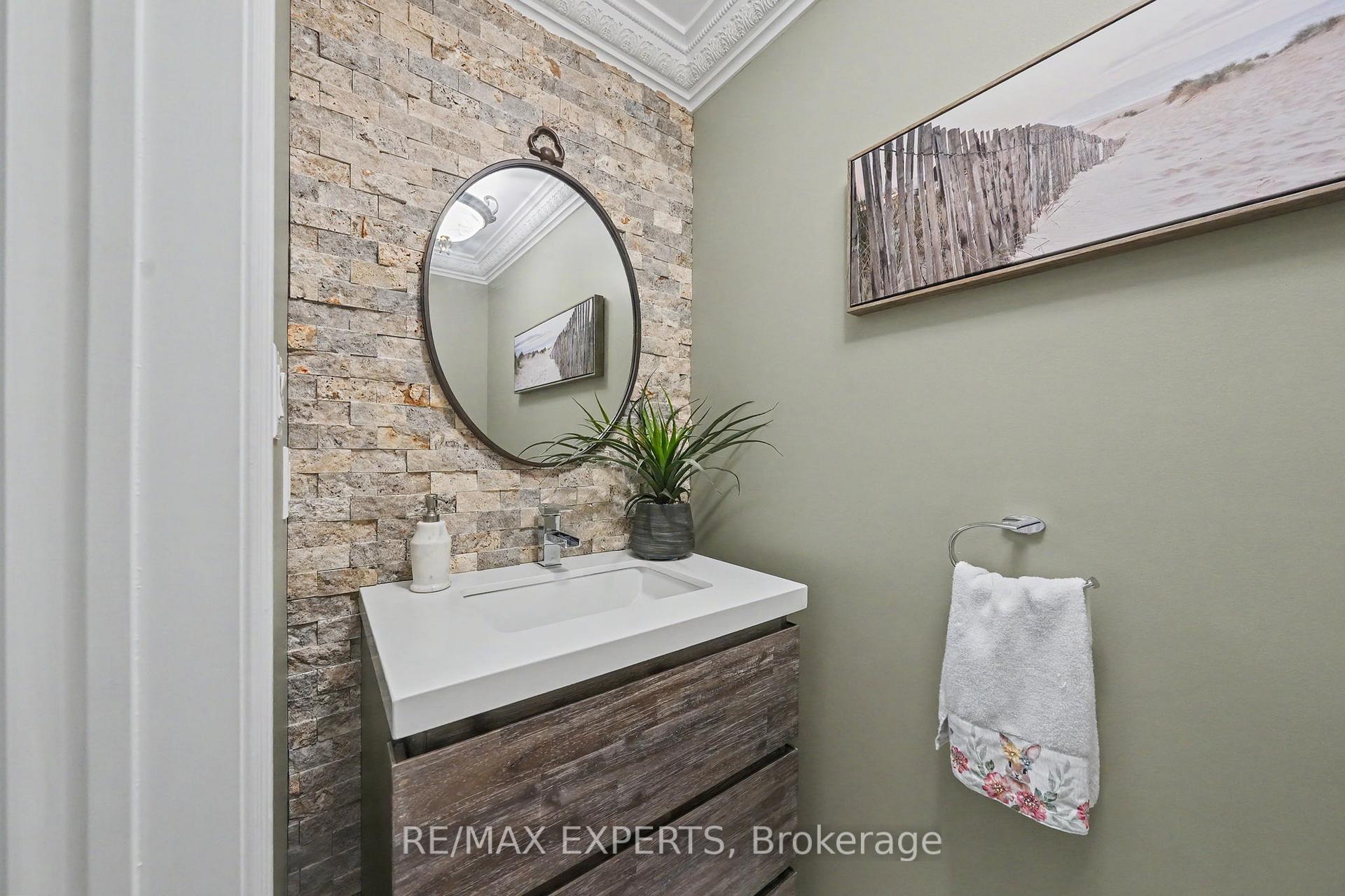 Photo 14 of 15 Arrowood Crescent, Vaughan, Sonoma Heights — HOMEH