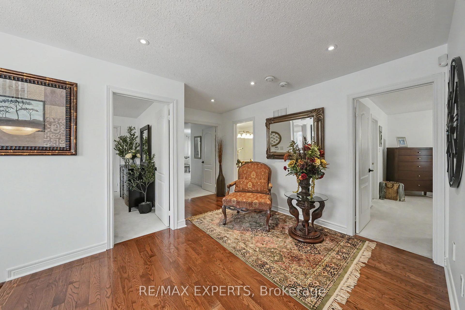 Photo 15 of 15 Arrowood Crescent, Vaughan, Sonoma Heights — HOMEH