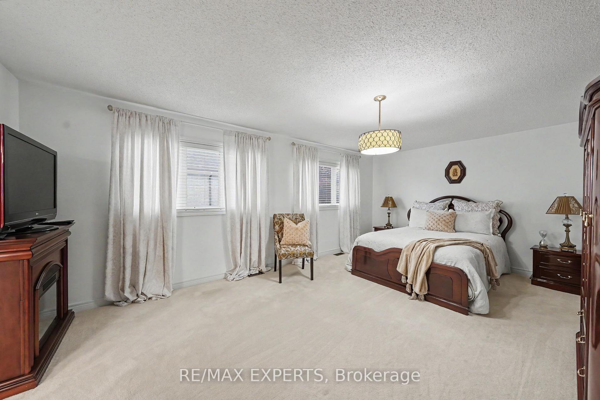 Photo 17 of 15 Arrowood Crescent, Vaughan, Sonoma Heights — HOMEH