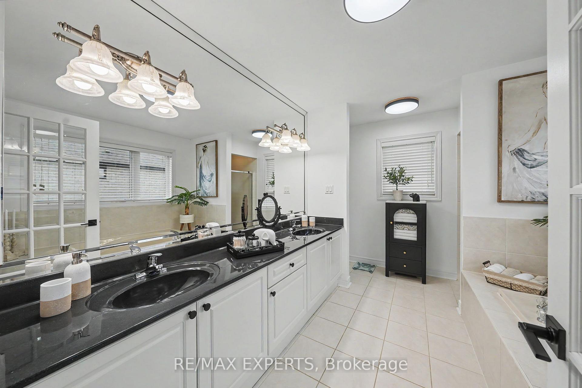 Photo 19 of 15 Arrowood Crescent, Vaughan, Sonoma Heights — HOMEH
