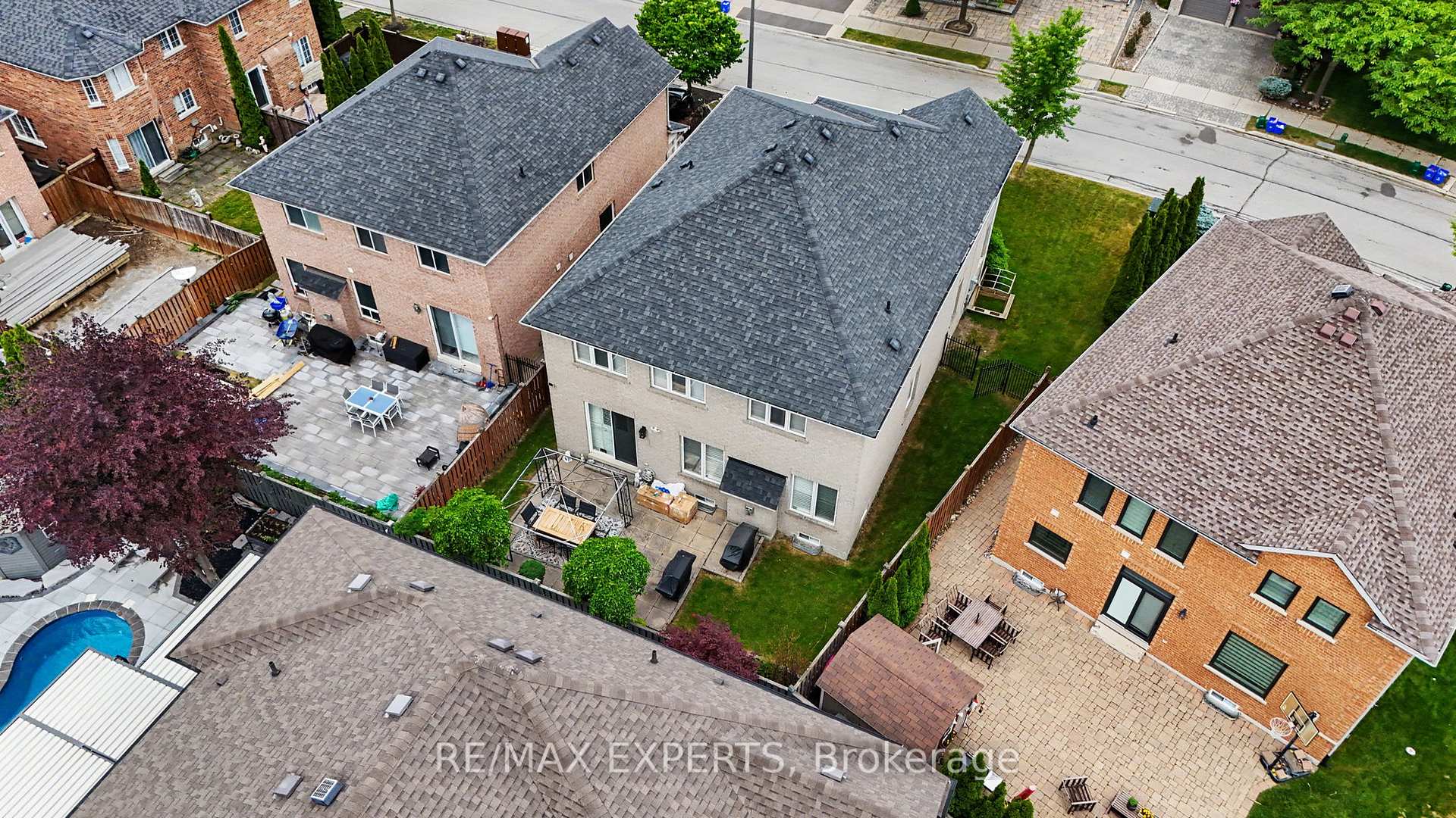 Photo 29 of 15 Arrowood Crescent, Vaughan, Sonoma Heights — HOMEH