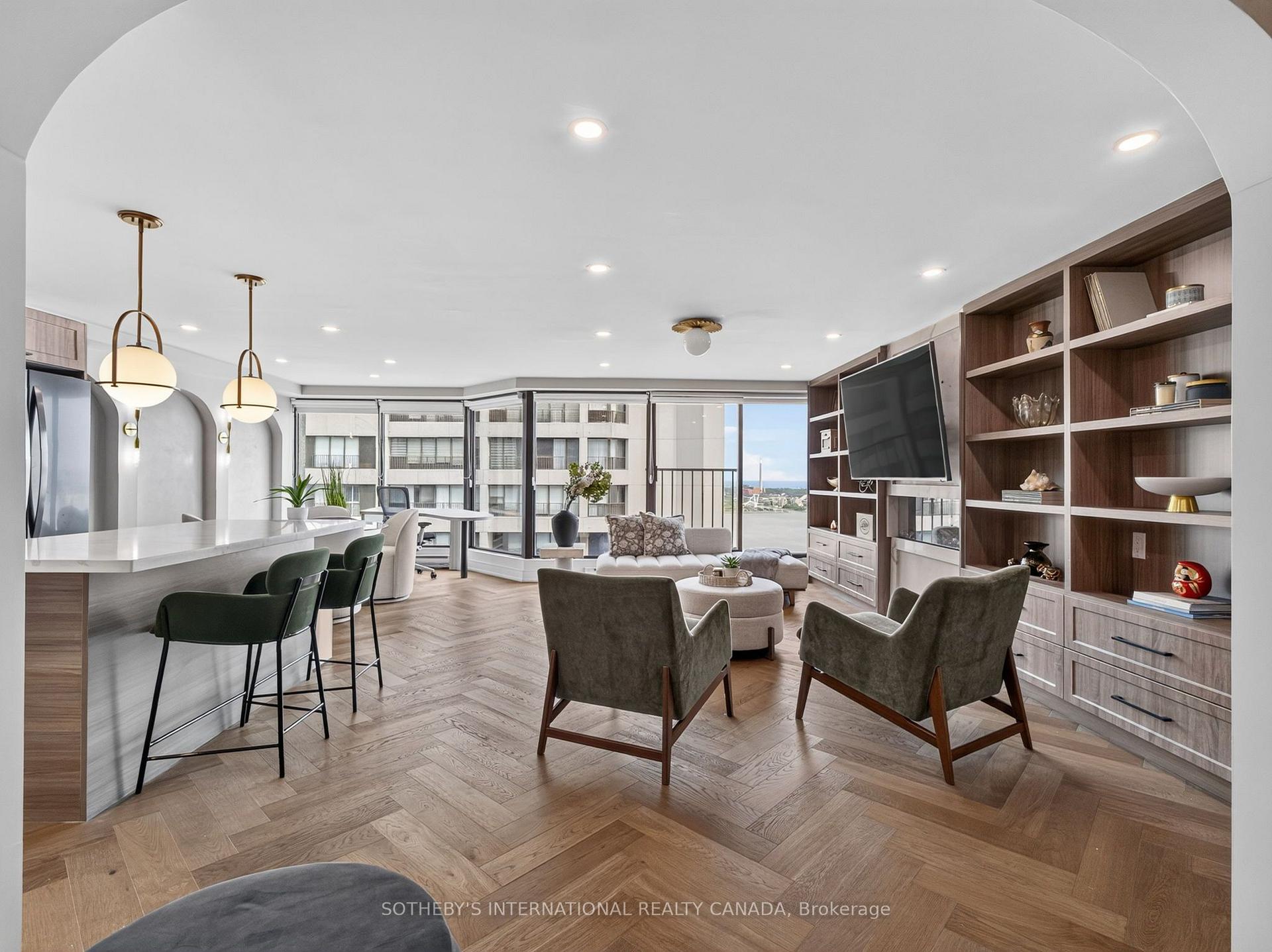 Photo 4 of Unit 3503, 65 Harbour Square, Toronto, Waterfront Communities — HOMEH