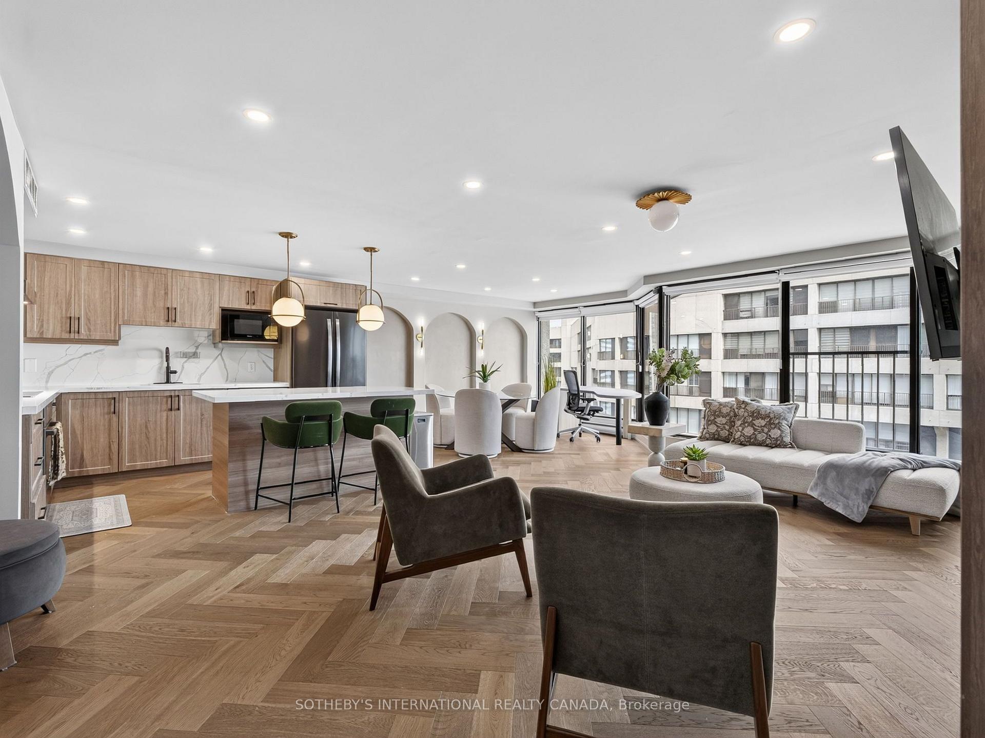 Photo 5 of Unit 3503, 65 Harbour Square, Toronto, Waterfront Communities — HOMEH