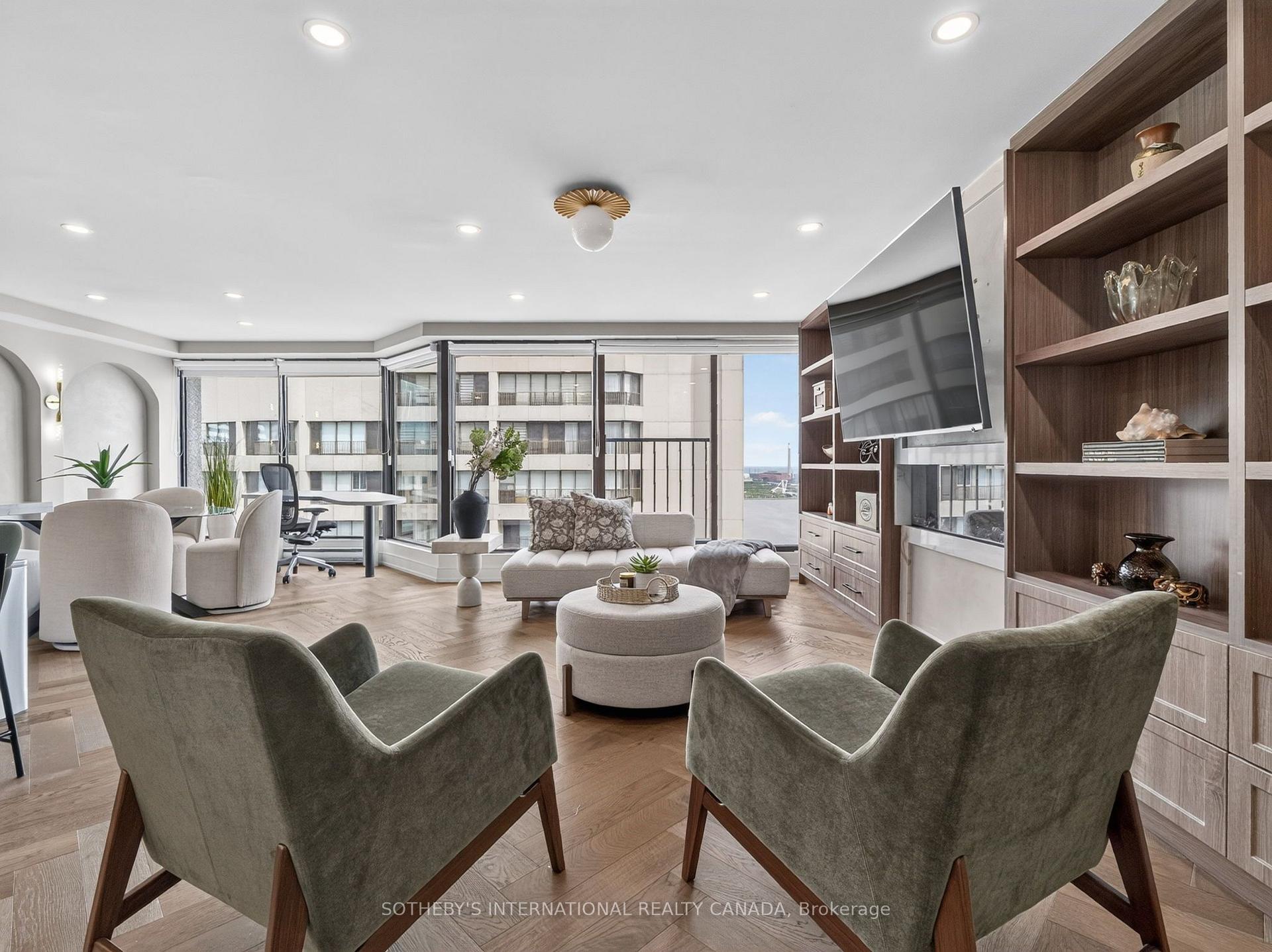 Photo 6 of Unit 3503, 65 Harbour Square, Toronto, Waterfront Communities — HOMEH