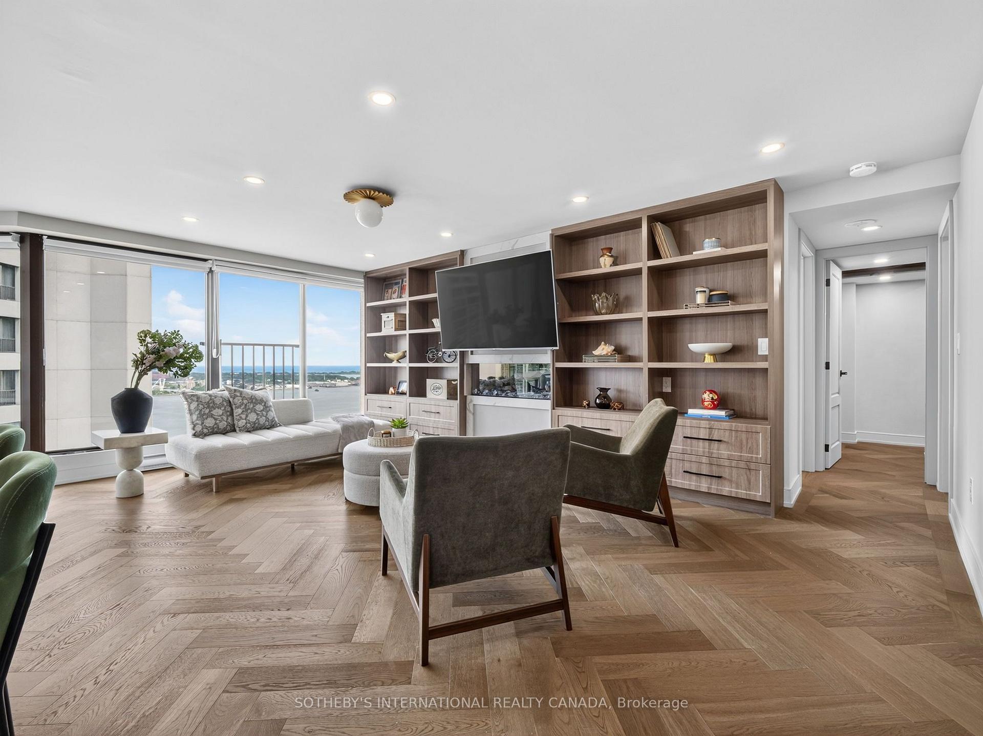 Photo 7 of Unit 3503, 65 Harbour Square, Toronto, Waterfront Communities — HOMEH